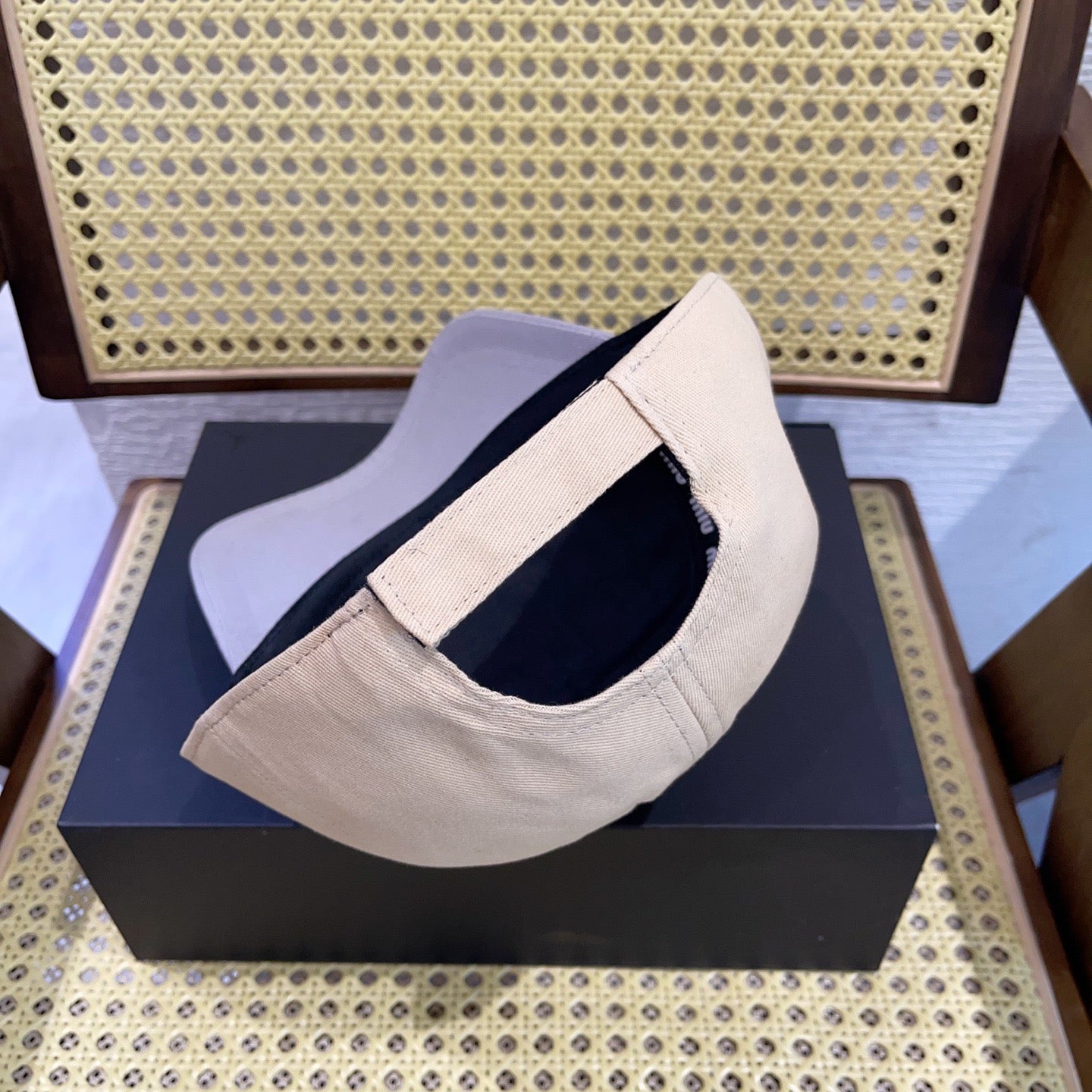 MIU MIU MM BASEBALL CAP IN LIGHT BEIGE AND PURPLE FABRIC WITH LOGO EMBROIDERY