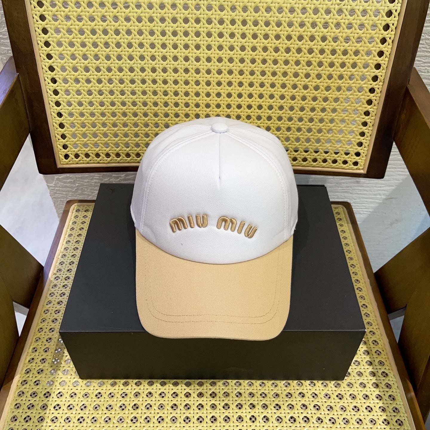 MIU MIU MM BASEBALL CAP IN WHITE MIX BEIGE FABRIC WITH LOGO EMBROIDERY
