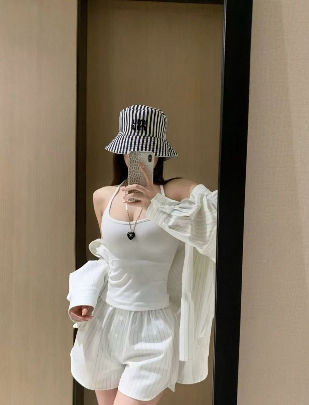 MIU MIU MM CLASSIC REVERSIBLE BUCKET HAT IN LIGHT BEIGE AND BLACK FABRIC