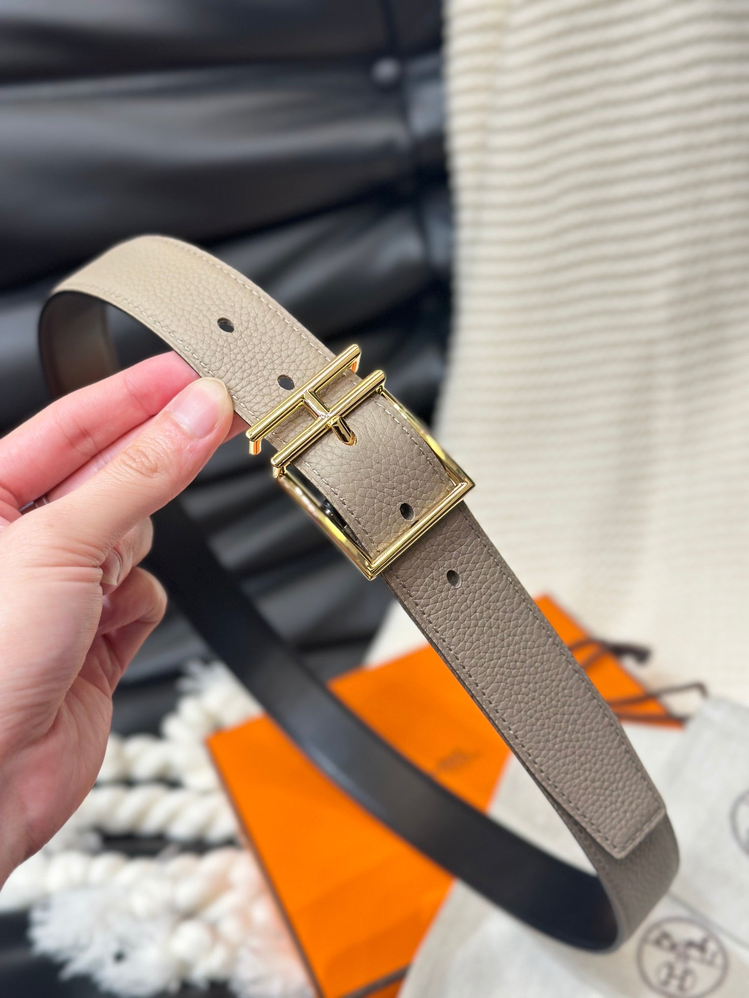 HERMES NATHAN 32MM REVERSIBLE BELT IN BLACK AND TAN LEATHER GOLD BUCKLE