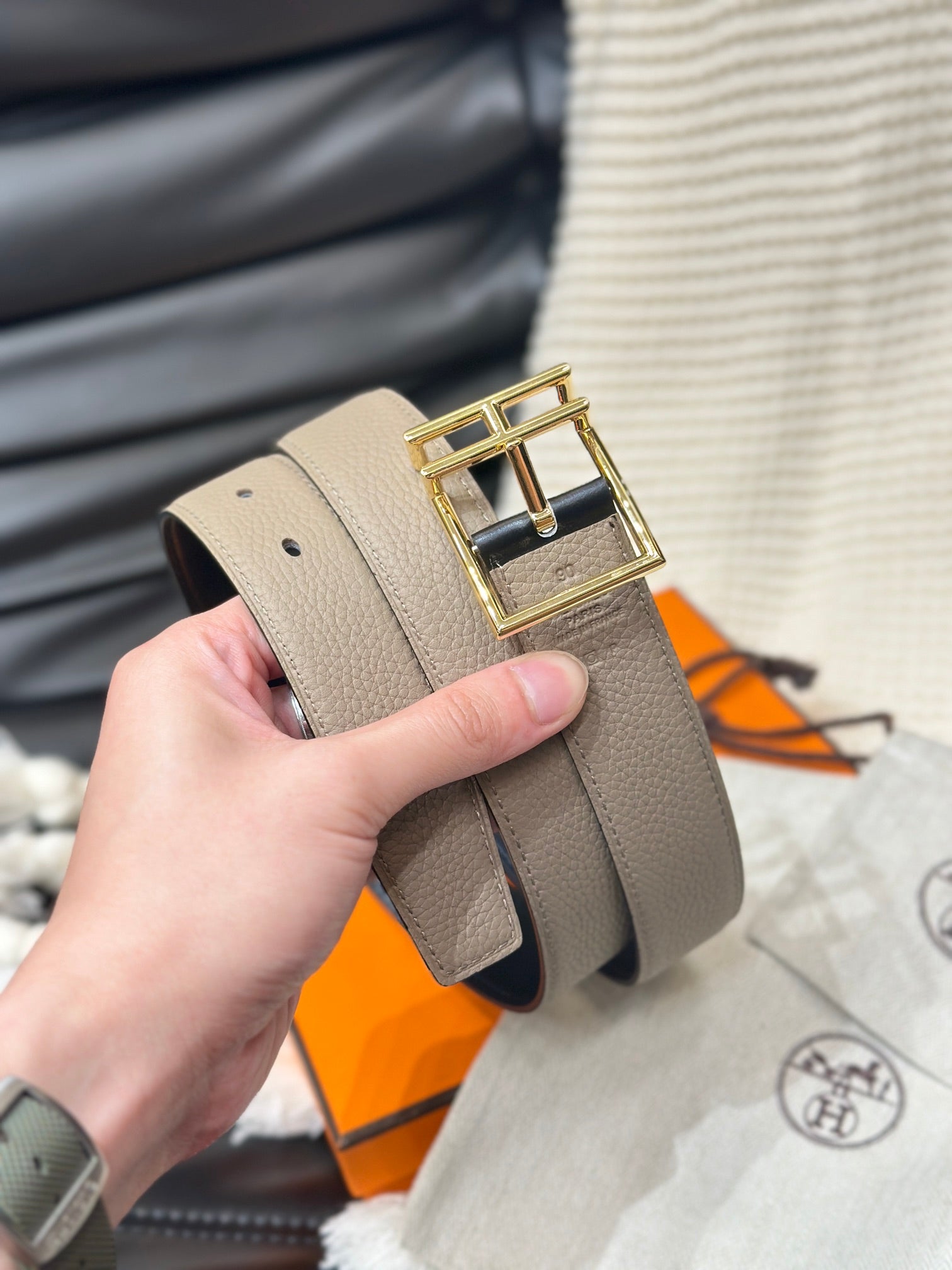 HERMES NATHAN 32MM REVERSIBLE BELT IN BLACK AND TAN LEATHER GOLD BUCKLE