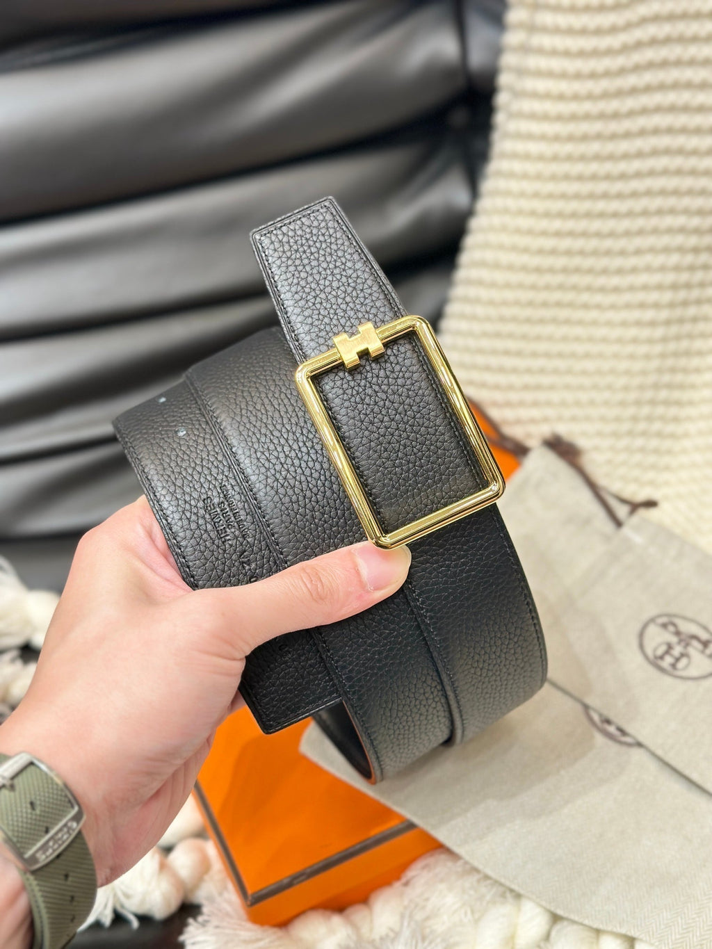 HERMES TUBE H BELT GOLD BUCKLE & REVERSIBLE BLACK LEATHER STRAP 38MM