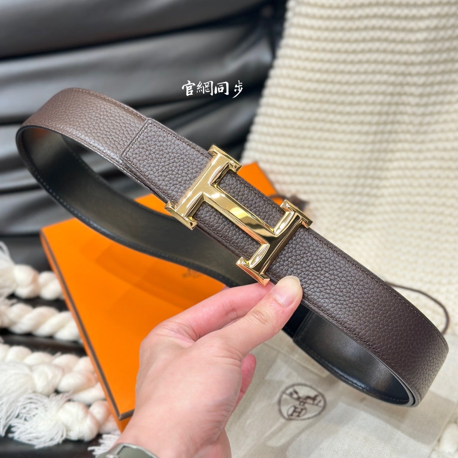 HERMES 5382 BELT GOLD BUCKLE & REVERSIBLE BLACK LEATHER STRAP 38MM