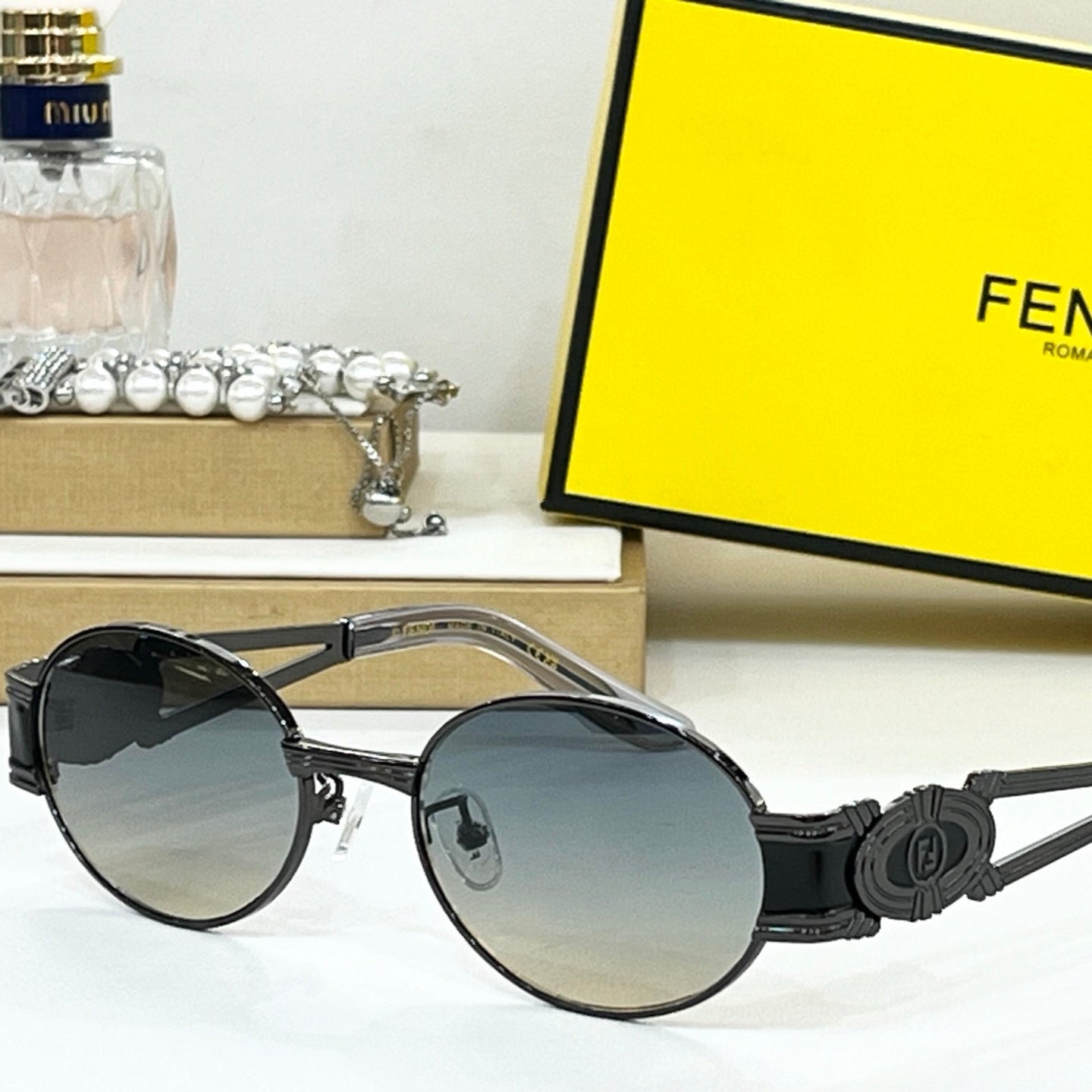 FENDI FIRST CRYSTAL CHUNKY OVAL FRAME SUNGLASSES SL7040 IN METAL