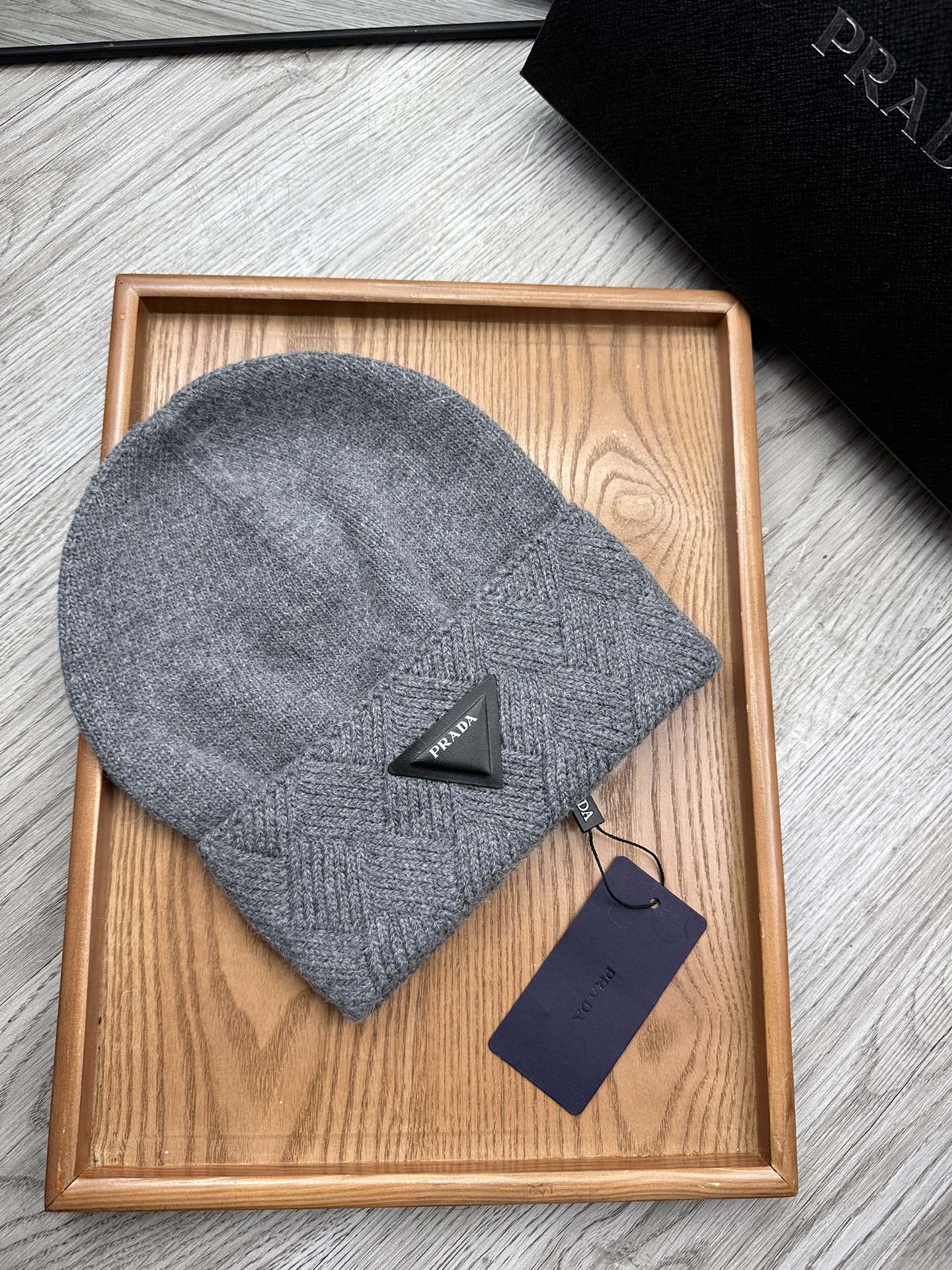 PRADA BEANIE HAT IN SHADOW GRAY WOOL AND RABBIT FUR 342034
