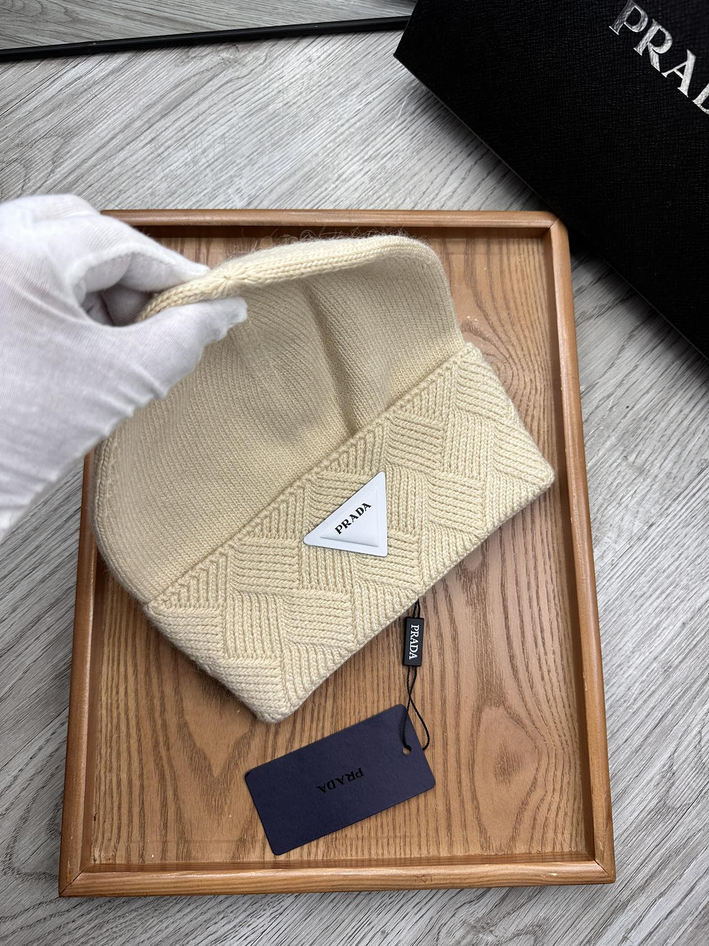 PRADA BEANIE HAT IN BISQUE BEIGE WOOL AND RABBIT FUR 342035