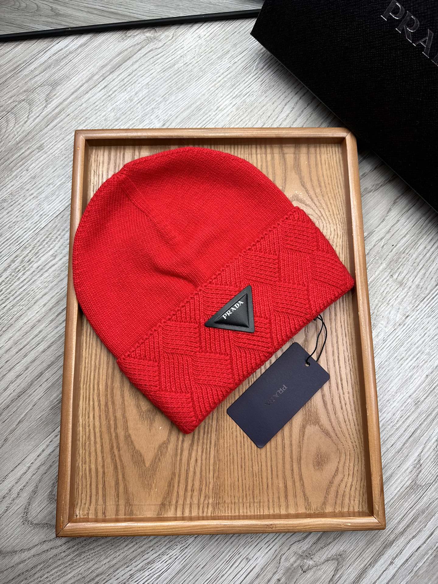 PRADA BEANIE HAT IN CHERRY RED WOOL AND RABBIT FUR 436398