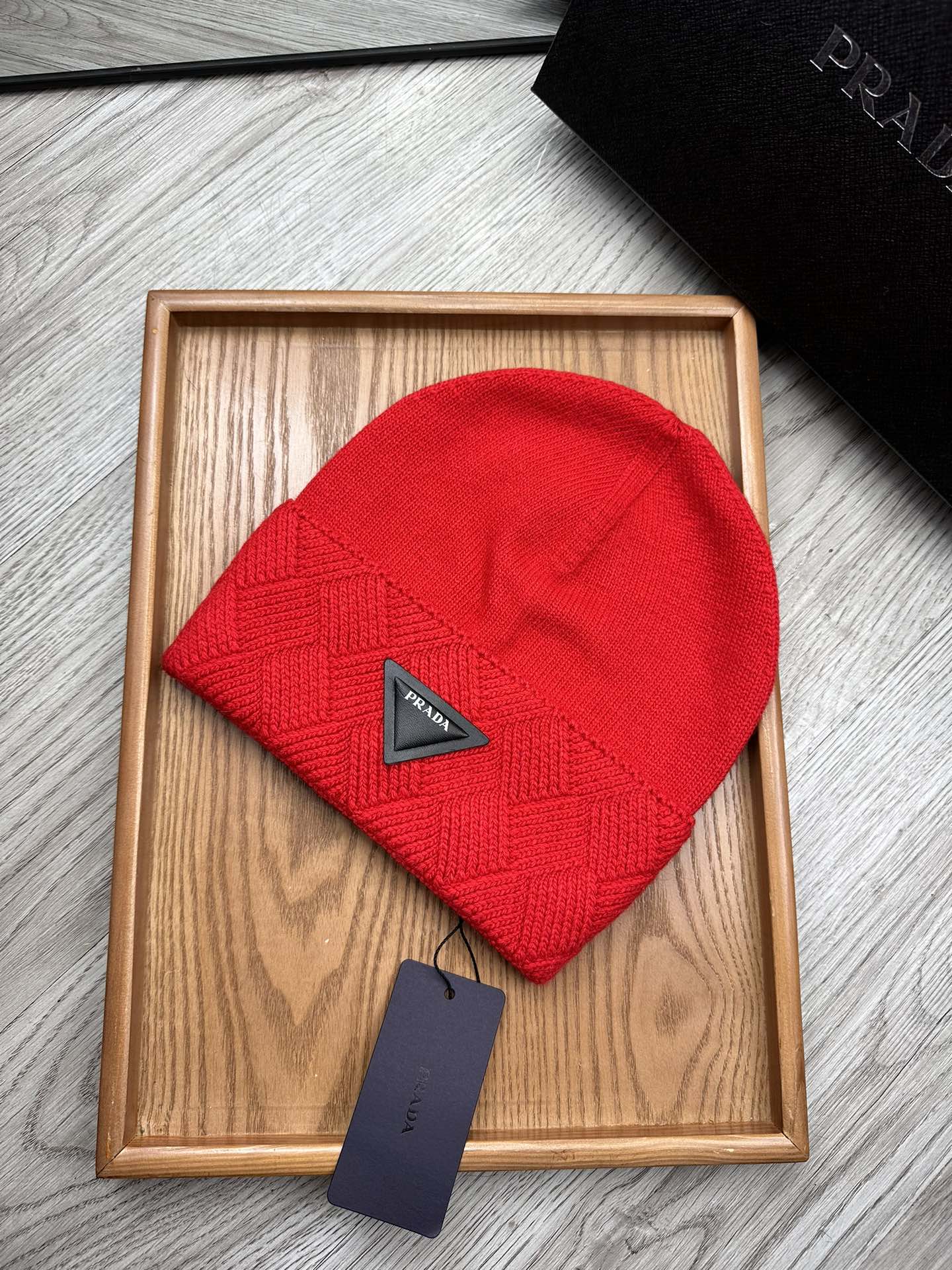 PRADA BEANIE HAT IN CHERRY RED WOOL AND RABBIT FUR 436398