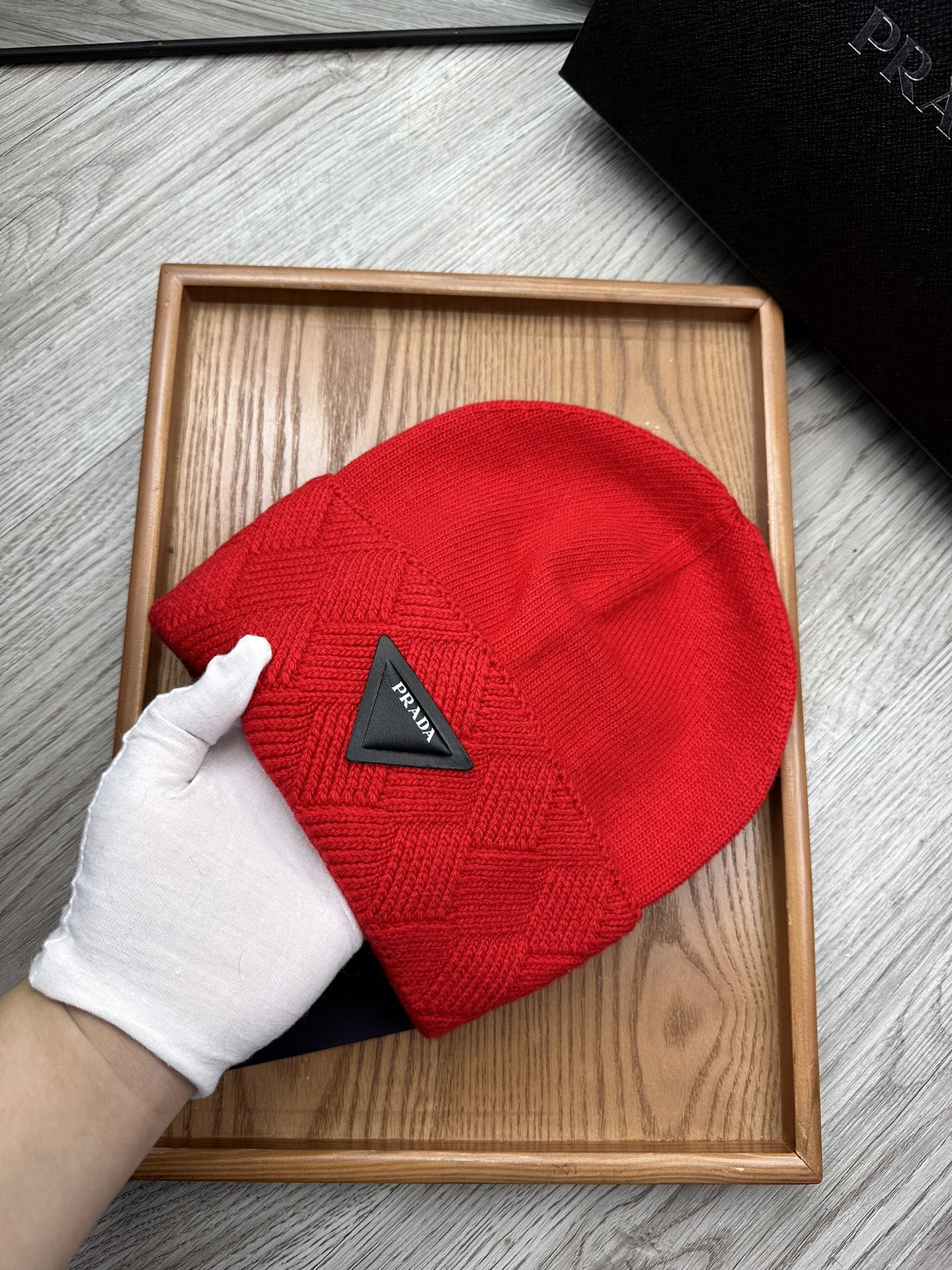 PRADA BEANIE HAT IN CHERRY RED WOOL AND RABBIT FUR 436398