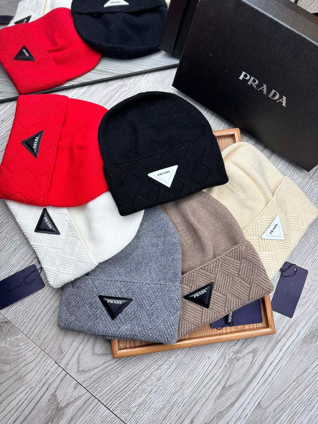PRADA BEANIE HAT IN CHERRY RED WOOL AND RABBIT FUR 436398