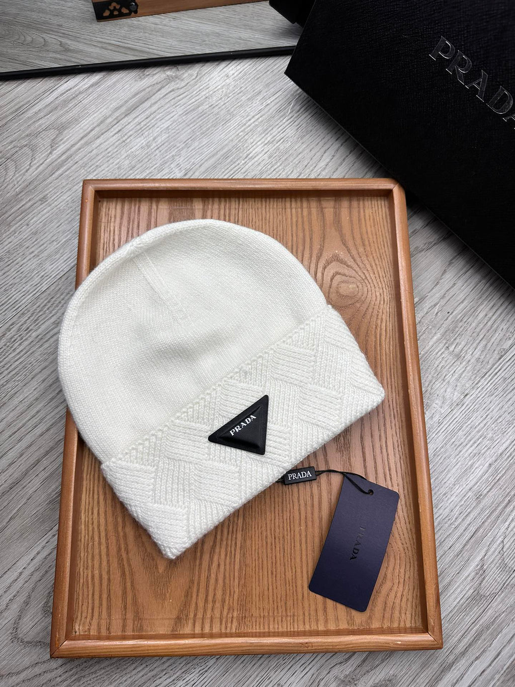 PRADA BEANIE HAT IN WHITE WOOL AND RABBIT FUR 342037