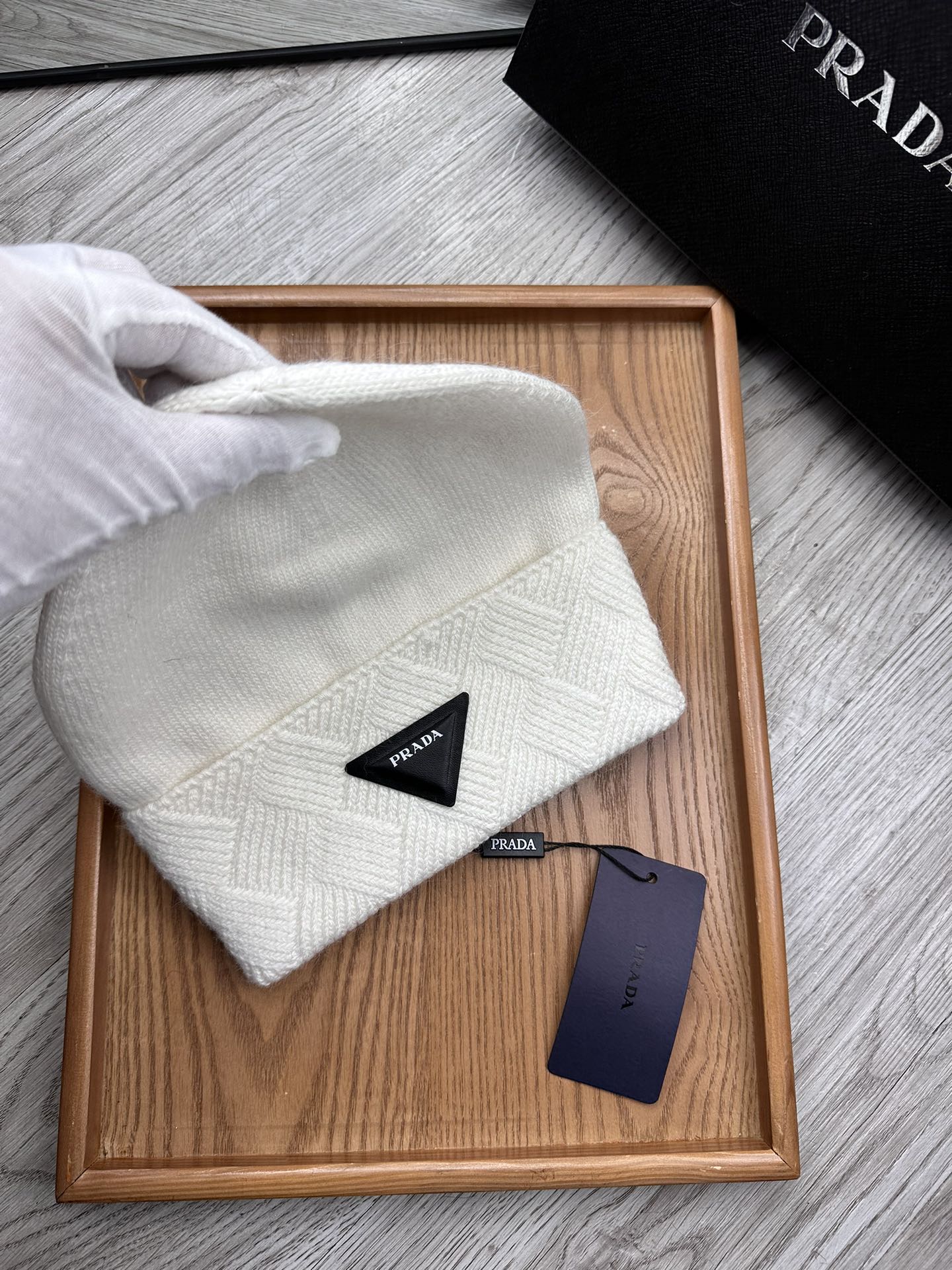 PRADA BEANIE HAT IN WHITE WOOL AND RABBIT FUR 342037