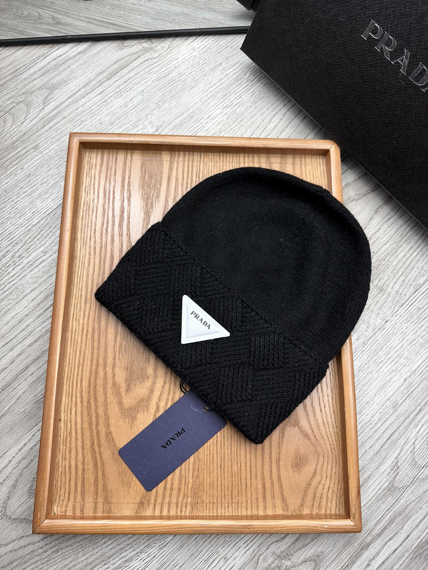 PRADA BEANIE HAT IN BLACK WOOL AND RABBIT FUR 342038