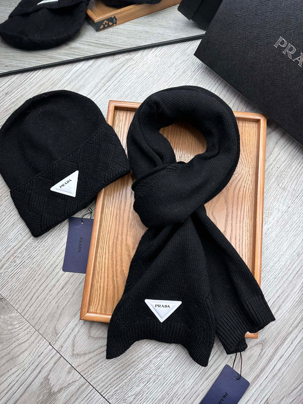 PRADA SET SCARF AND HAT IN BLACK WOOL AND RABBIT FUR 397410