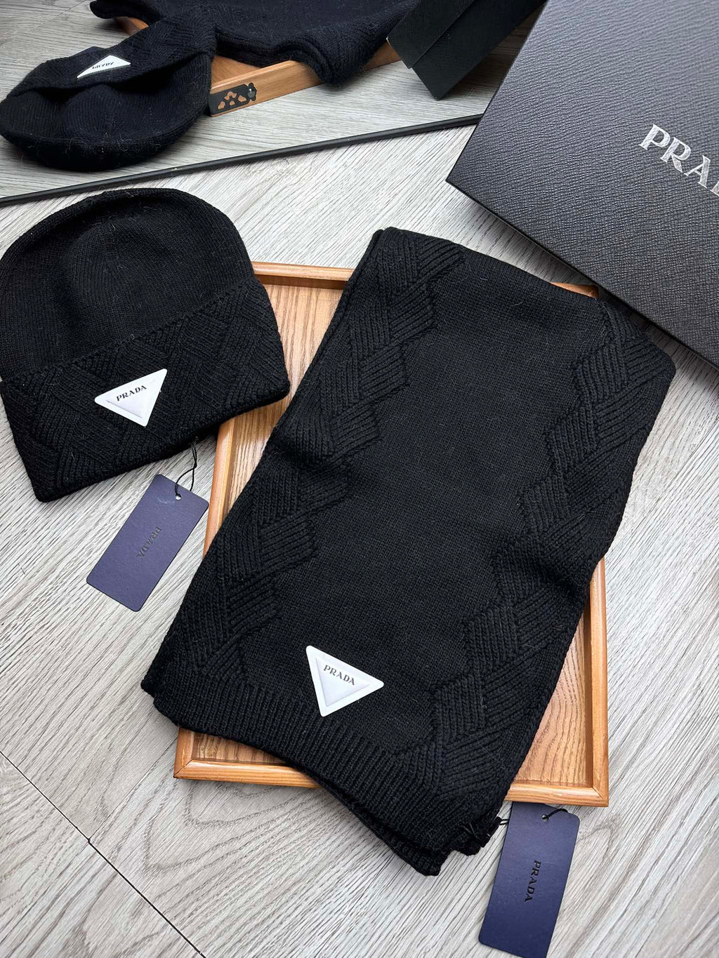 PRADA SET SCARF AND HAT IN BLACK WOOL AND RABBIT FUR 397410