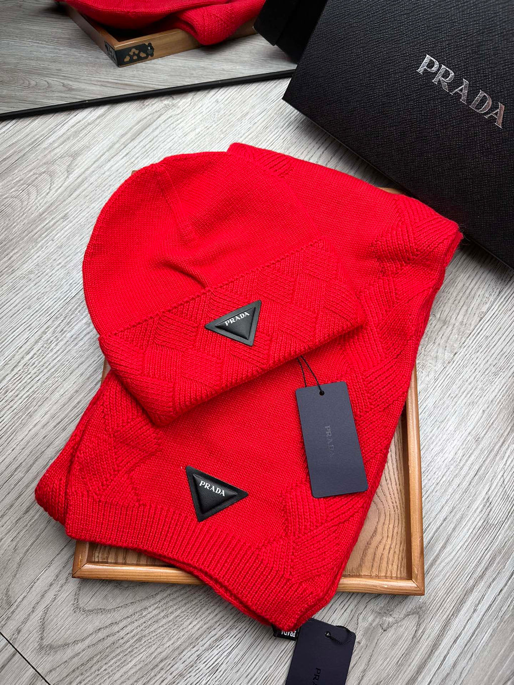 PRADA SET SCARF AND HAT IN CHERRY RED WOOL AND RABBIT FUR 397409