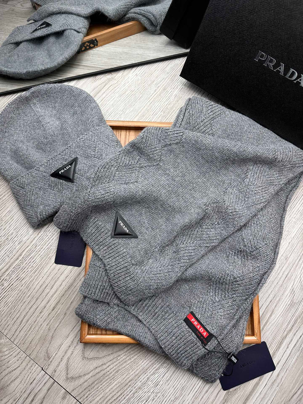 PRADA SET SCARF AND HAT IN RHINO GRAY WOOL AND RABBIT FUR 397407