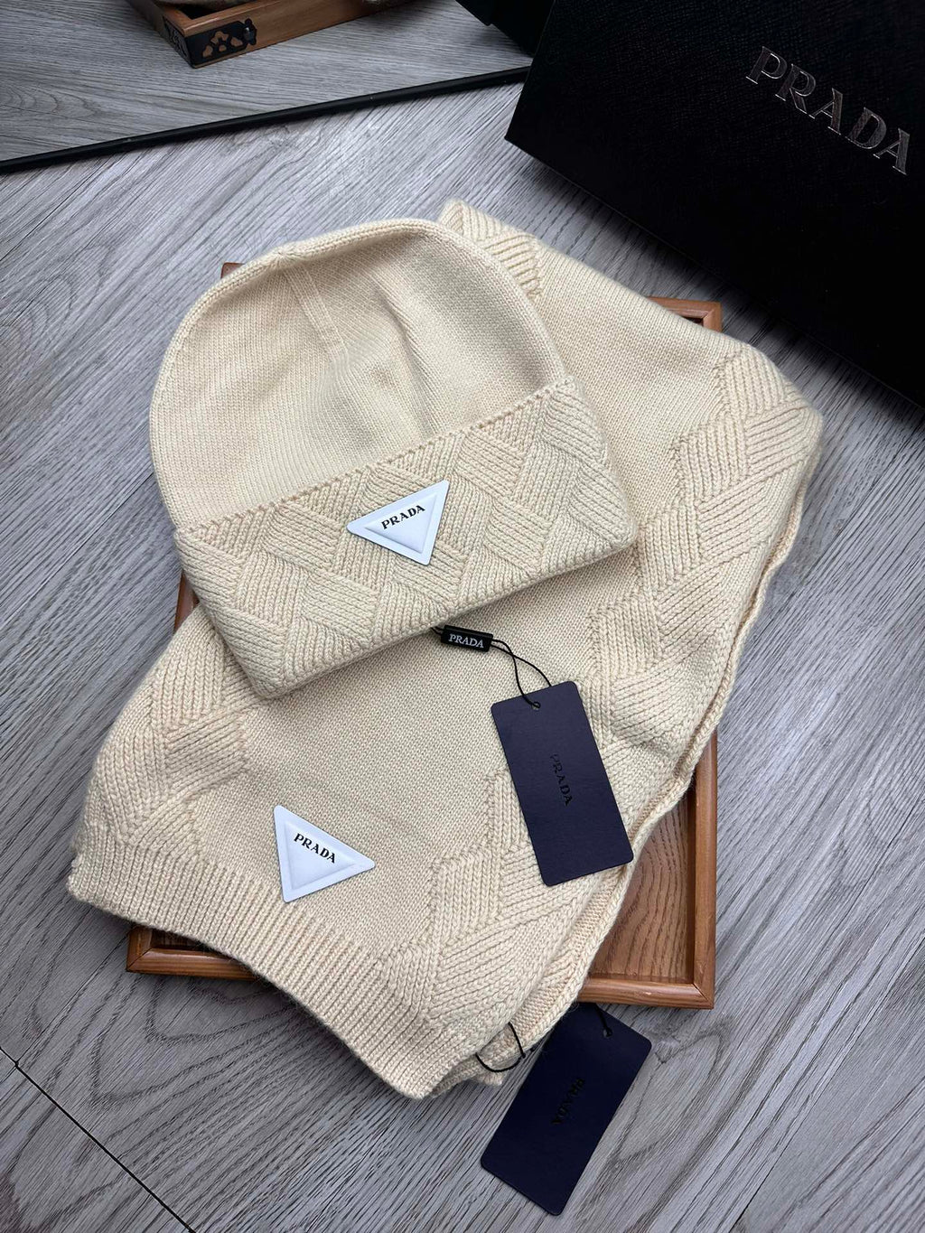 PRADA SET SCARF AND HAT IN BISQUE BEIGE WOOL AND RABBIT FUR 397405