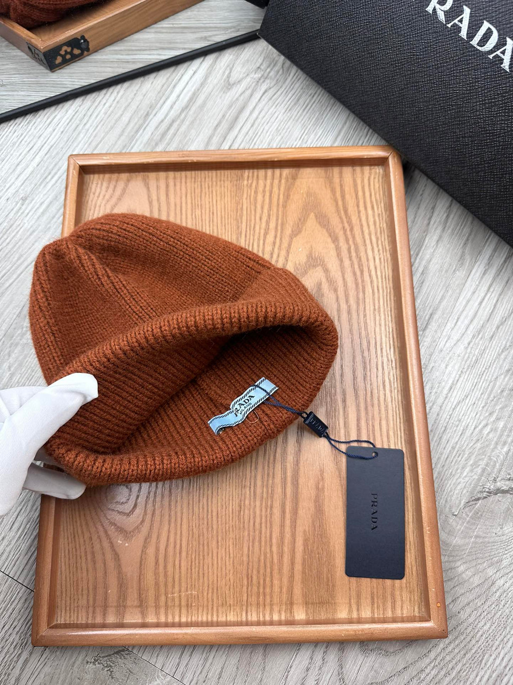 PRADA BEANIE HAT IN RED BROWN WOOL 332398