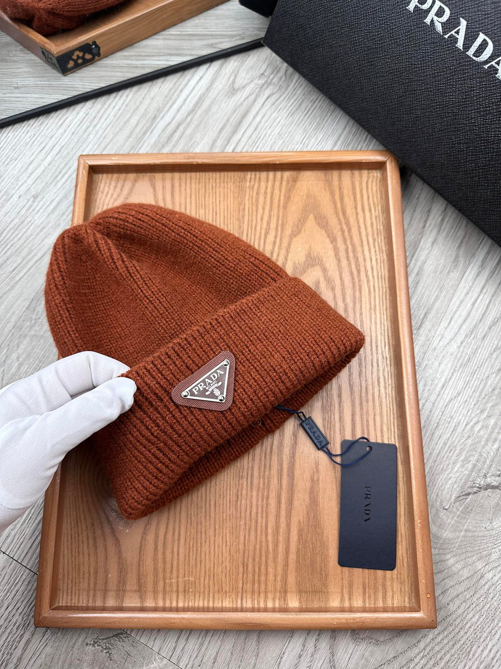 PRADA BEANIE HAT IN RED BROWN WOOL 332398