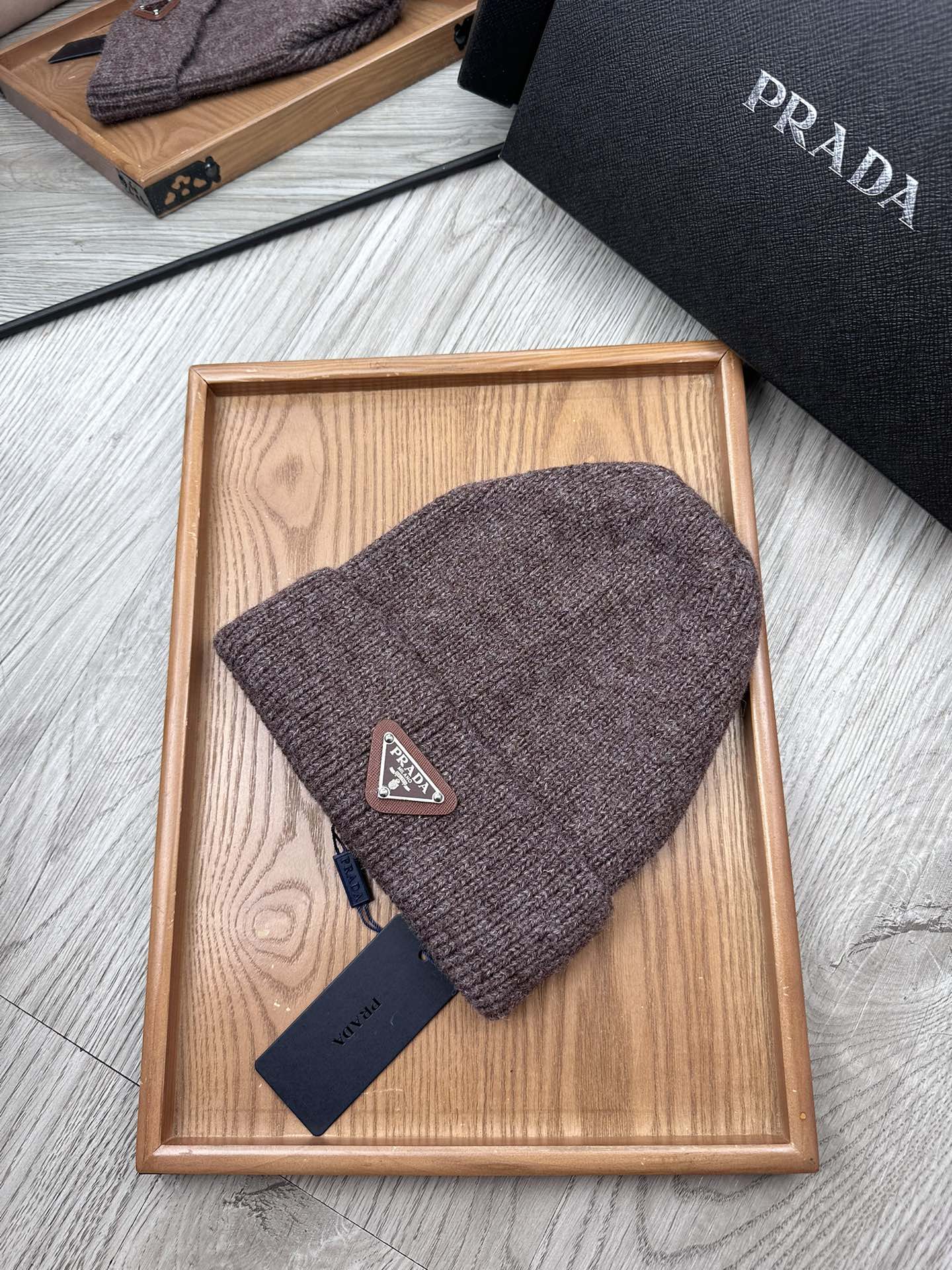 PRADA BEANIE HAT IN BRUNETTE BROWN WOOL 332399