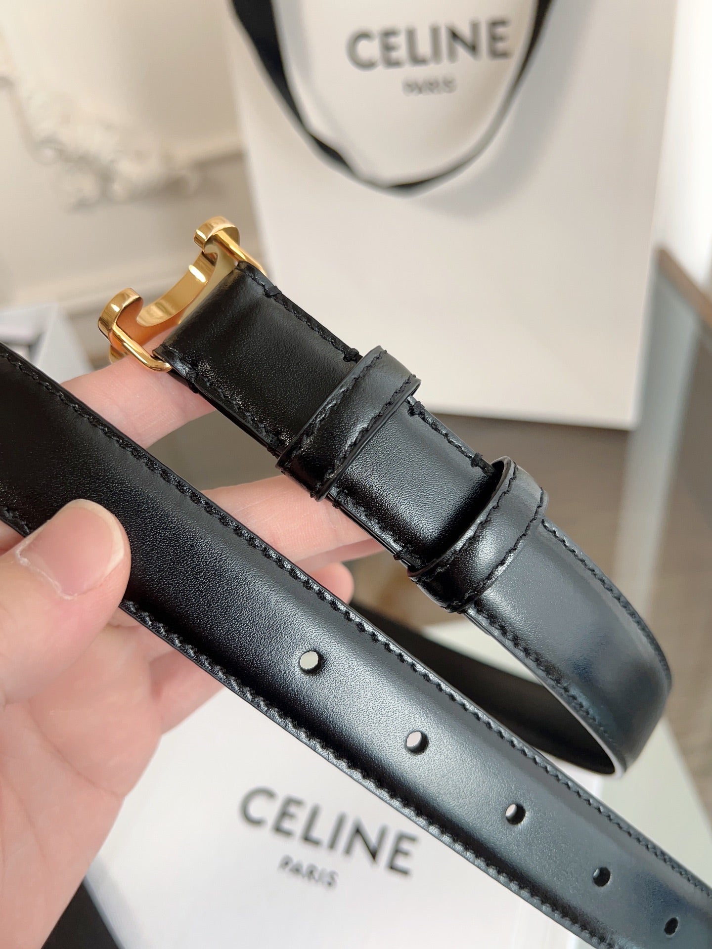 CELINE TRIOMPHE BELT 24MM IN GLOSSY BLACK CALFSKIN WITH GOLD BUCKLE