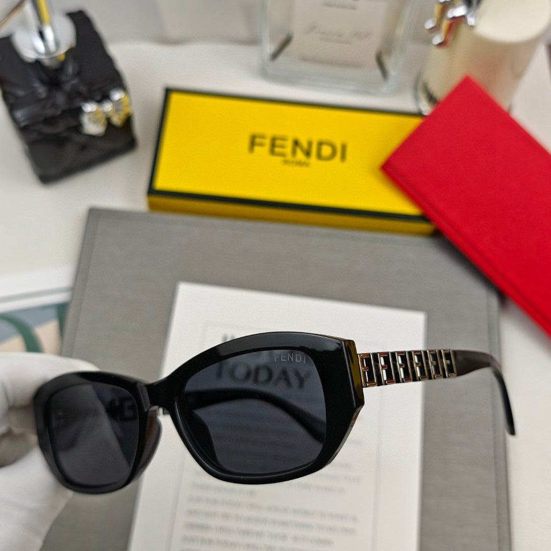 FENDI ROMA RECTANGULAR FRAME SUNGLASSES 55103 IN ACETATE
