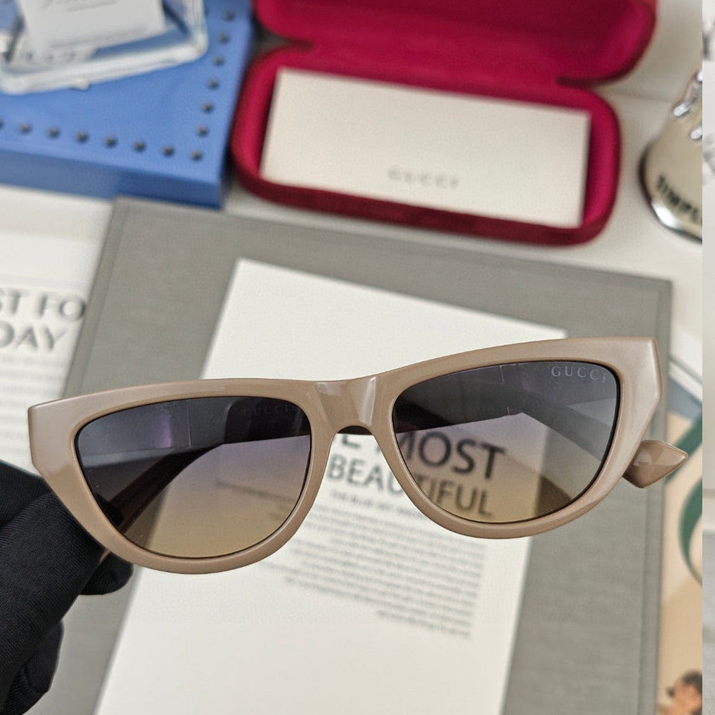 GUCCI CAT EYE FRAME SUNGLASSES 55132 IN ACETATE