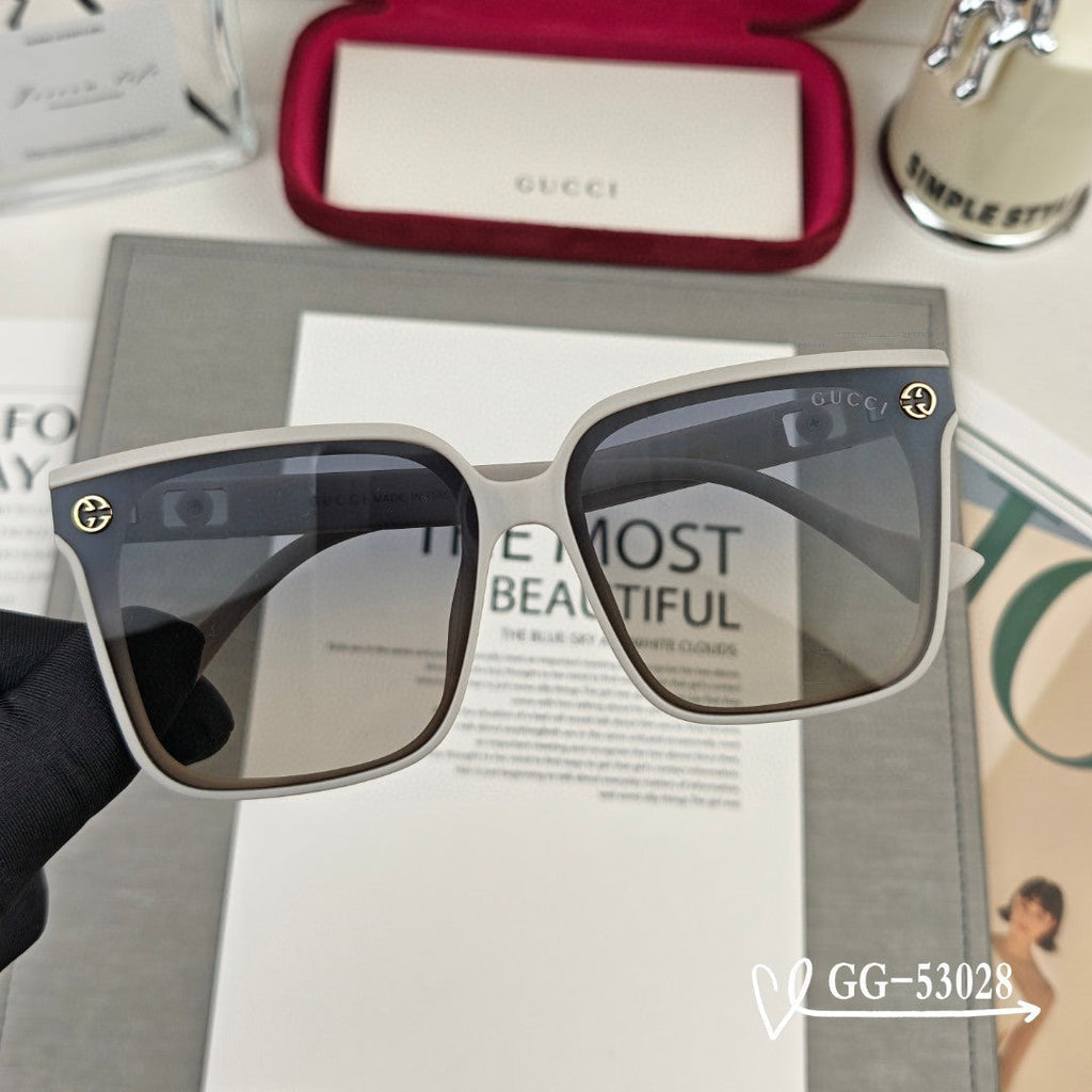 GUCCI BUTTERFLY FRAME SUNGLASSES 53028 IN ACETATE