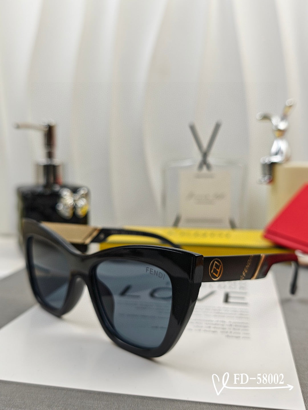FENDI DIAGONAL CAT EYE FRAME SUNGLASSES 58002 IN ACETATE