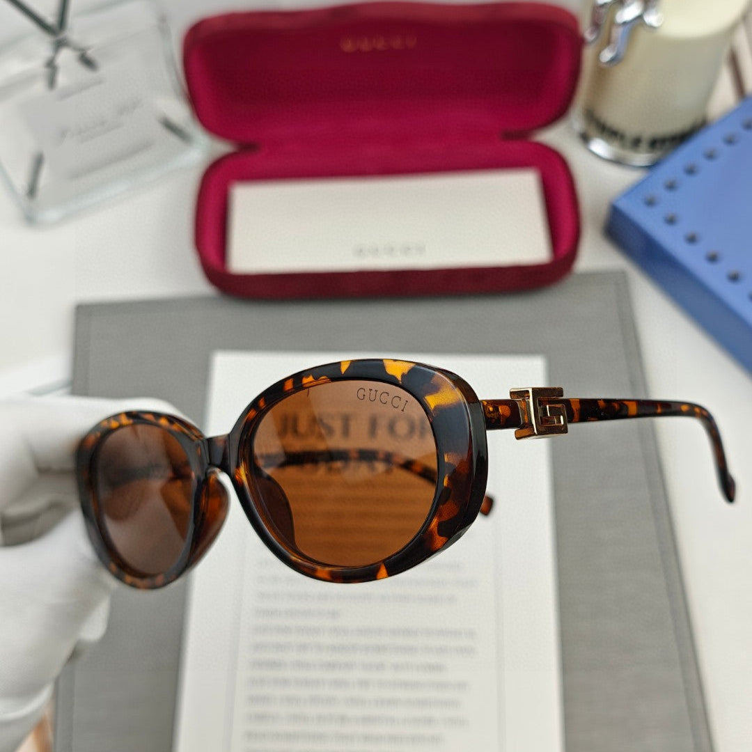 GUCCI OVAL FRAME SUNGLASSES 58053 IN ACETATE