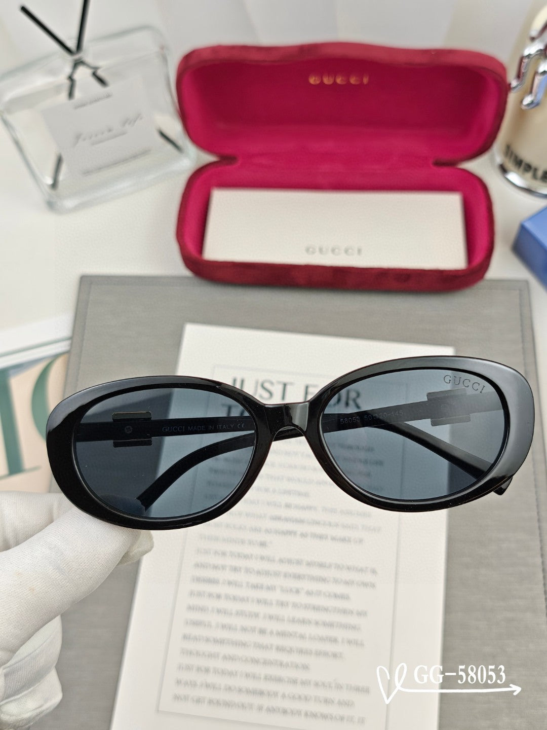 GUCCI OVAL FRAME SUNGLASSES 58053 IN ACETATE
