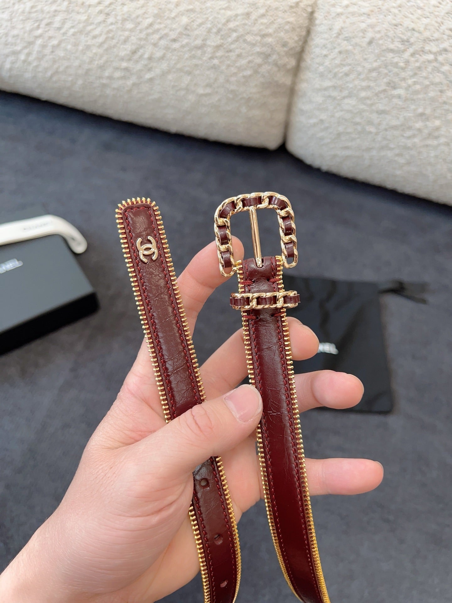 CHANEL BELT 20MM IN WINE RED CALFSKIN WITH INTERWOVEN CHAIN BUCKLE ZIPPER IN TRIM GOLD HARDWARE