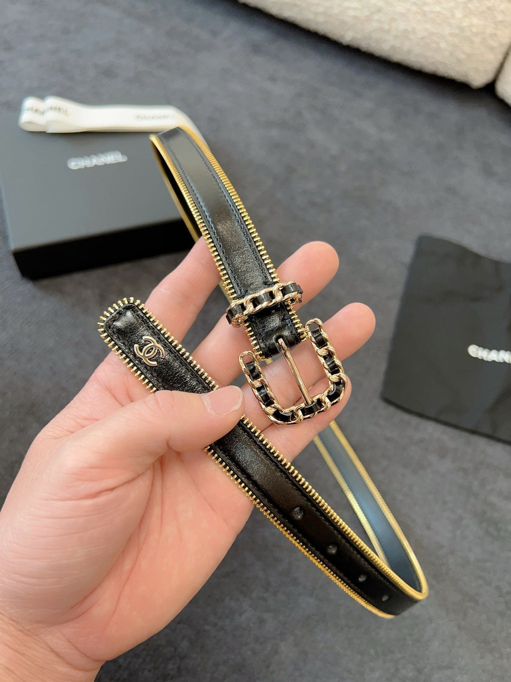 CHANEL BELT 20MM IN BLACK CALFSKIN WITH INTERWOVEN CHAIN BUCKLE ZIPPER IN TRIM GOLD HARDWARE