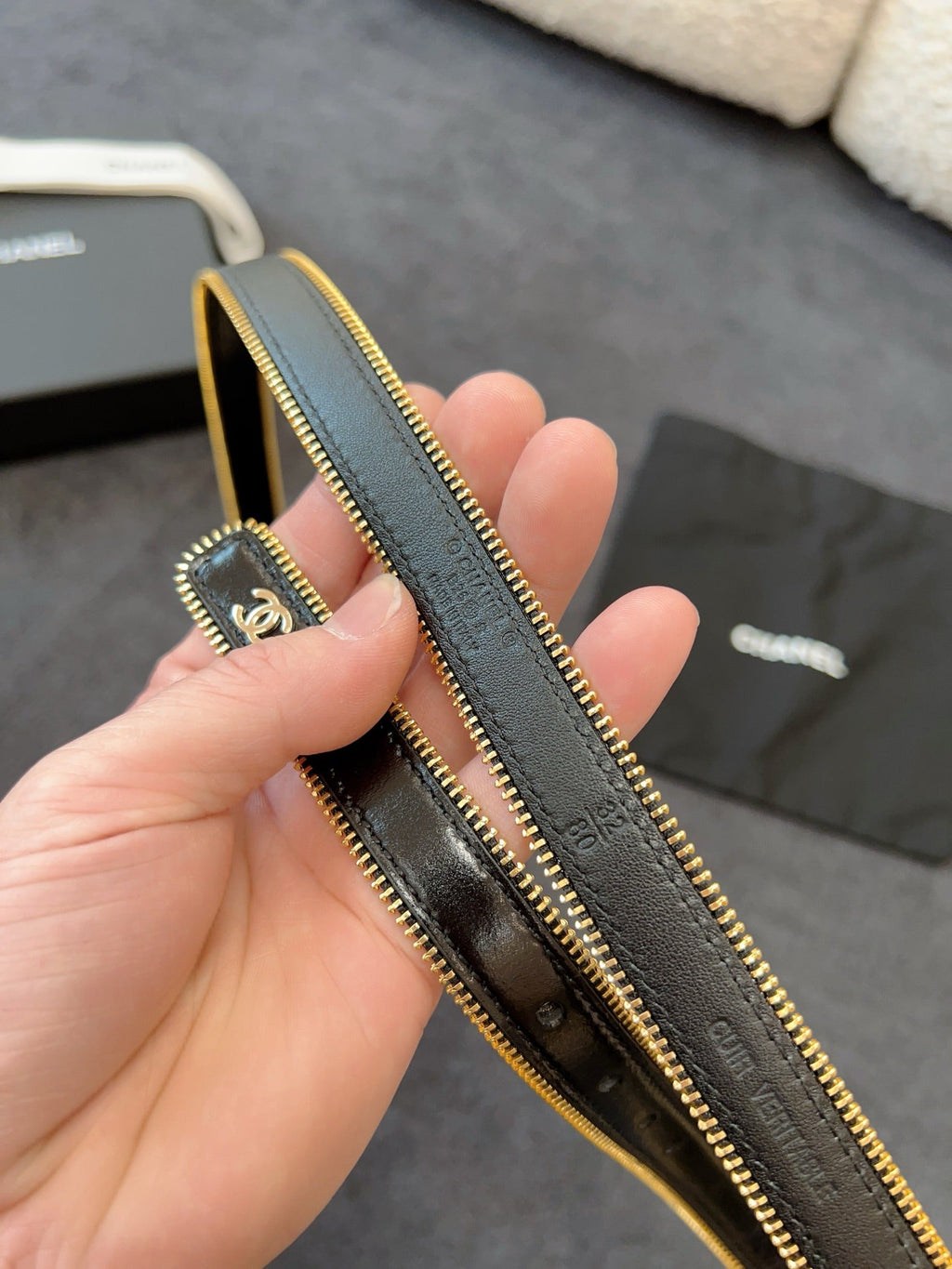 CHANEL BELT 20MM IN BLACK CALFSKIN WITH INTERWOVEN CHAIN BUCKLE ZIPPER IN TRIM GOLD HARDWARE