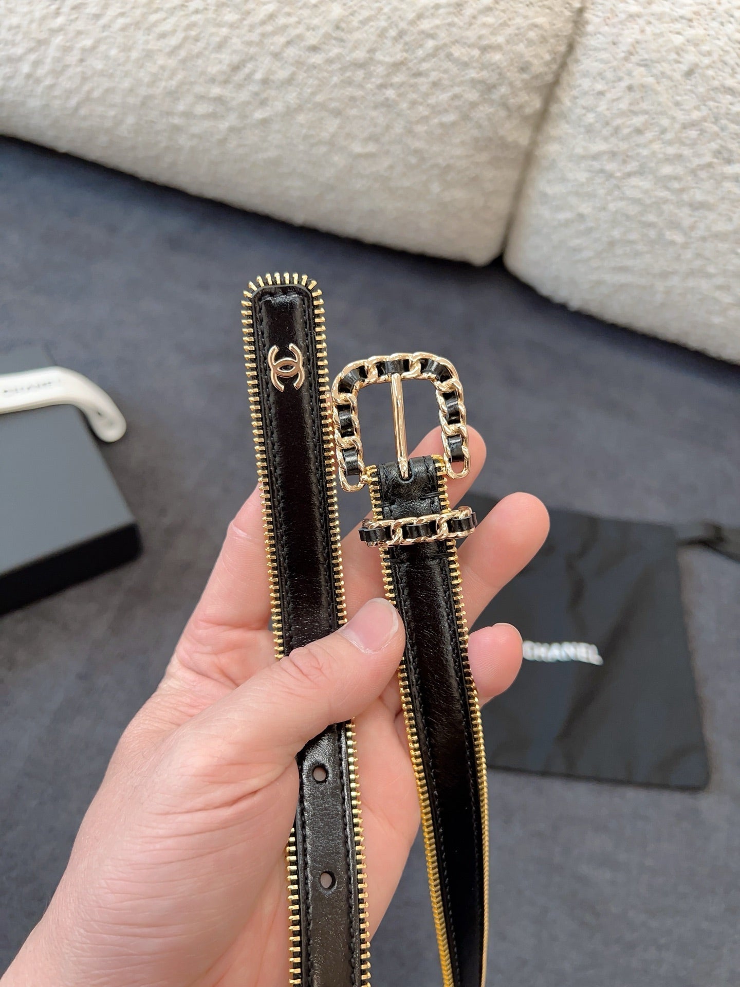 CHANEL BELT 20MM IN BLACK CALFSKIN WITH INTERWOVEN CHAIN BUCKLE ZIPPER IN TRIM GOLD HARDWARE