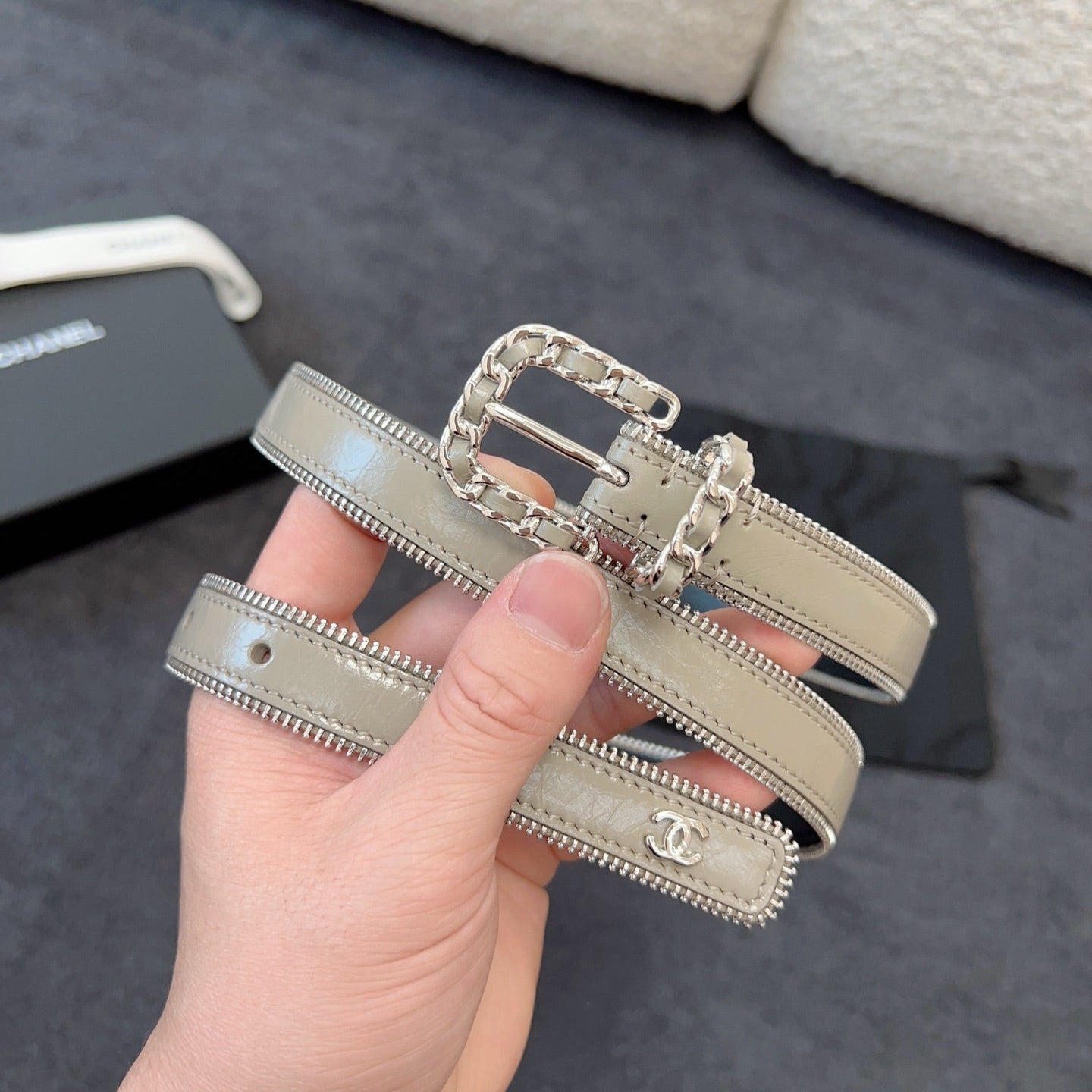CHANEL BELT 20MM IN GRAY CALFSKIN WITH INTERWOVEN CHAIN BUCKLE ZIPPER IN TRIM SILVER HARDWARE
