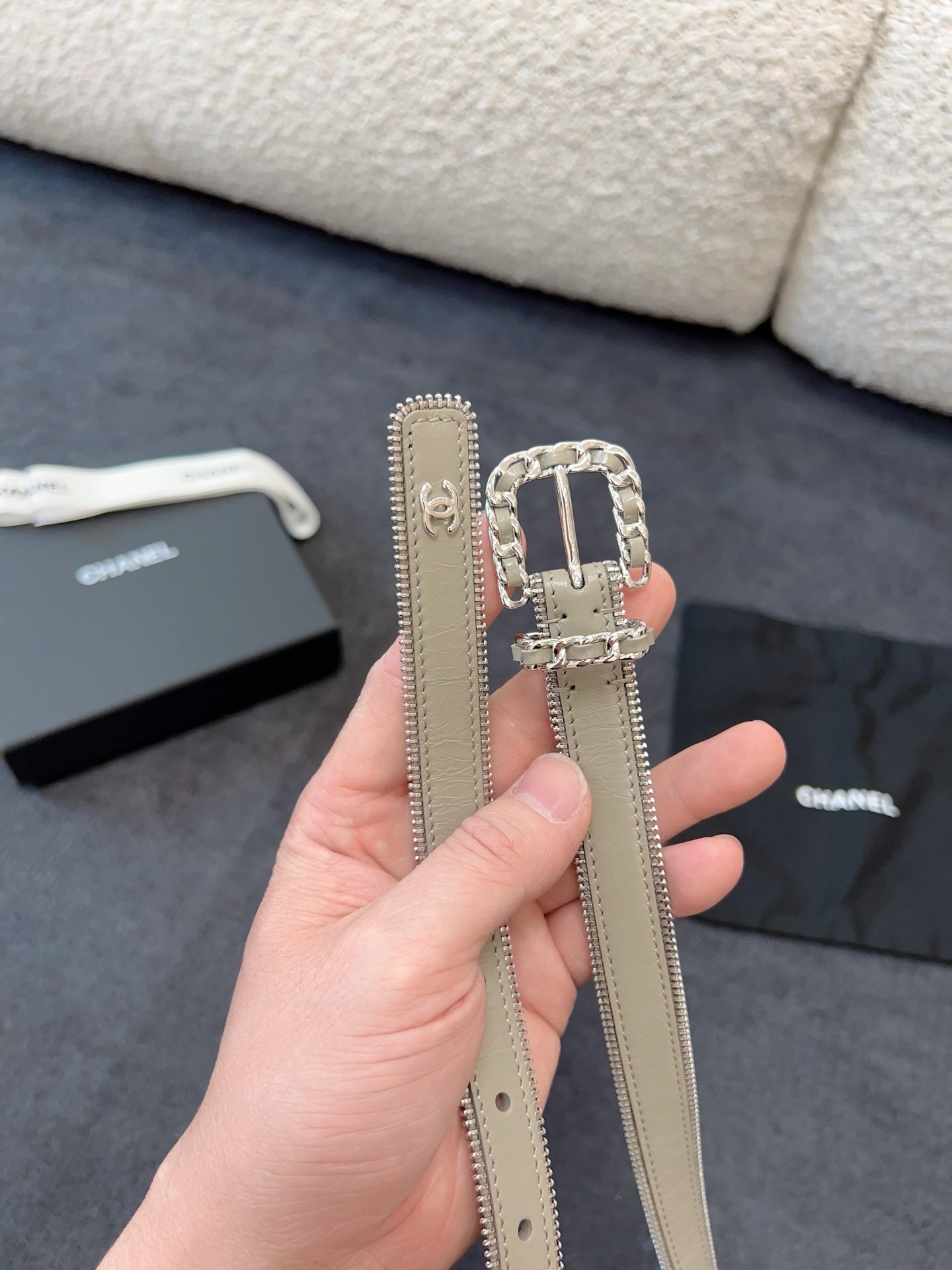 CHANEL BELT 20MM IN GRAY CALFSKIN WITH INTERWOVEN CHAIN BUCKLE ZIPPER IN TRIM SILVER HARDWARE