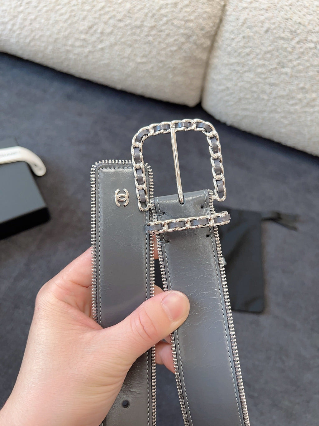 CHANEL BELT 40MM IN GRAY CALFSKIN WITH INTERWOVEN CHAIN BUCKLE ZIPPER IN TRIM SILVER HARDWARE