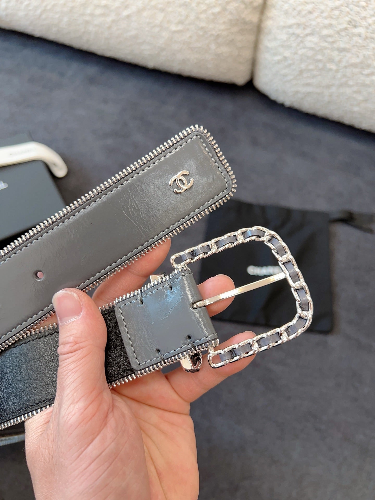 CHANEL BELT 40MM IN GRAY CALFSKIN WITH INTERWOVEN CHAIN BUCKLE ZIPPER IN TRIM SILVER HARDWARE