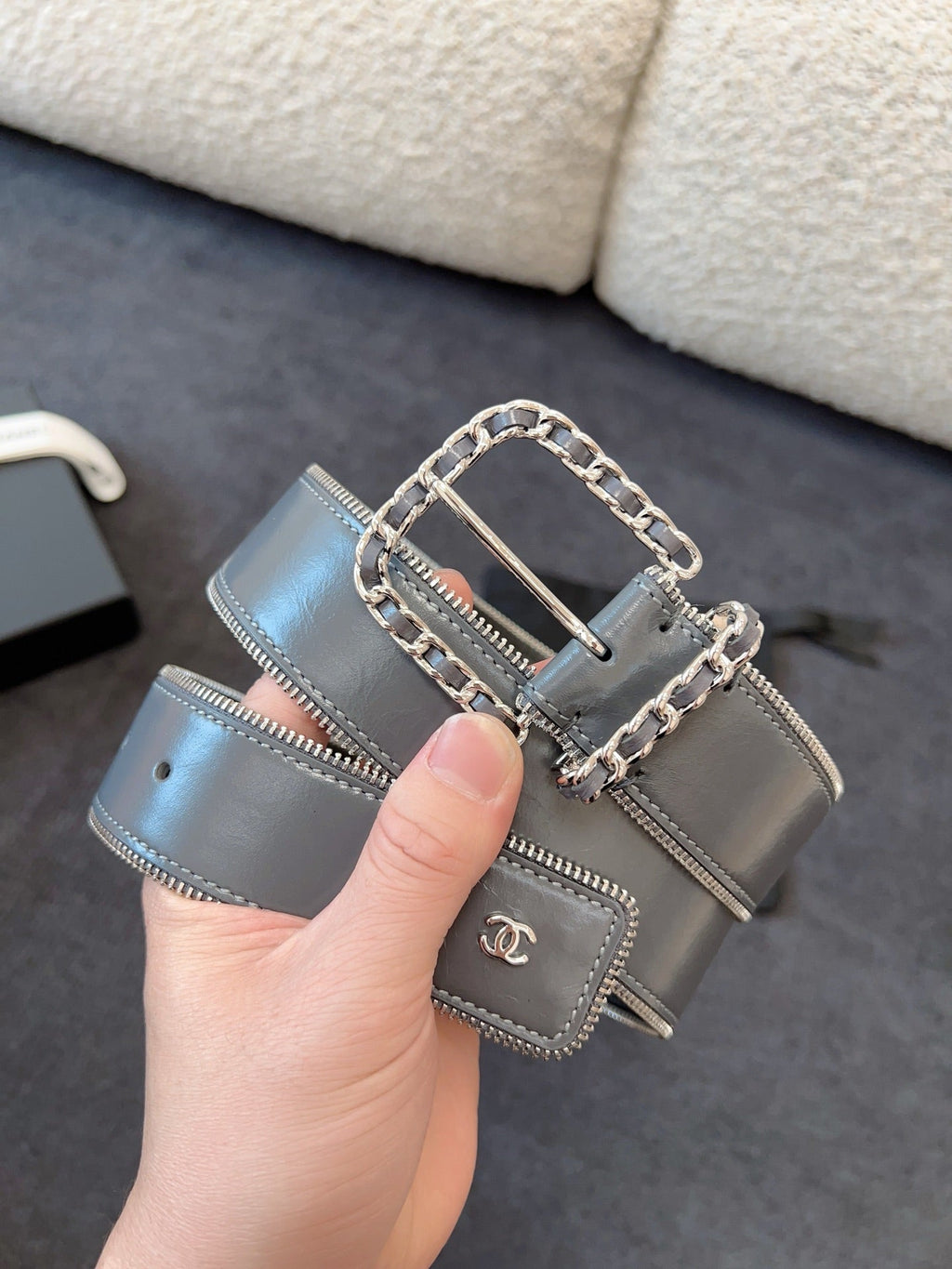CHANEL BELT 40MM IN GRAY CALFSKIN WITH INTERWOVEN CHAIN BUCKLE ZIPPER IN TRIM SILVER HARDWARE