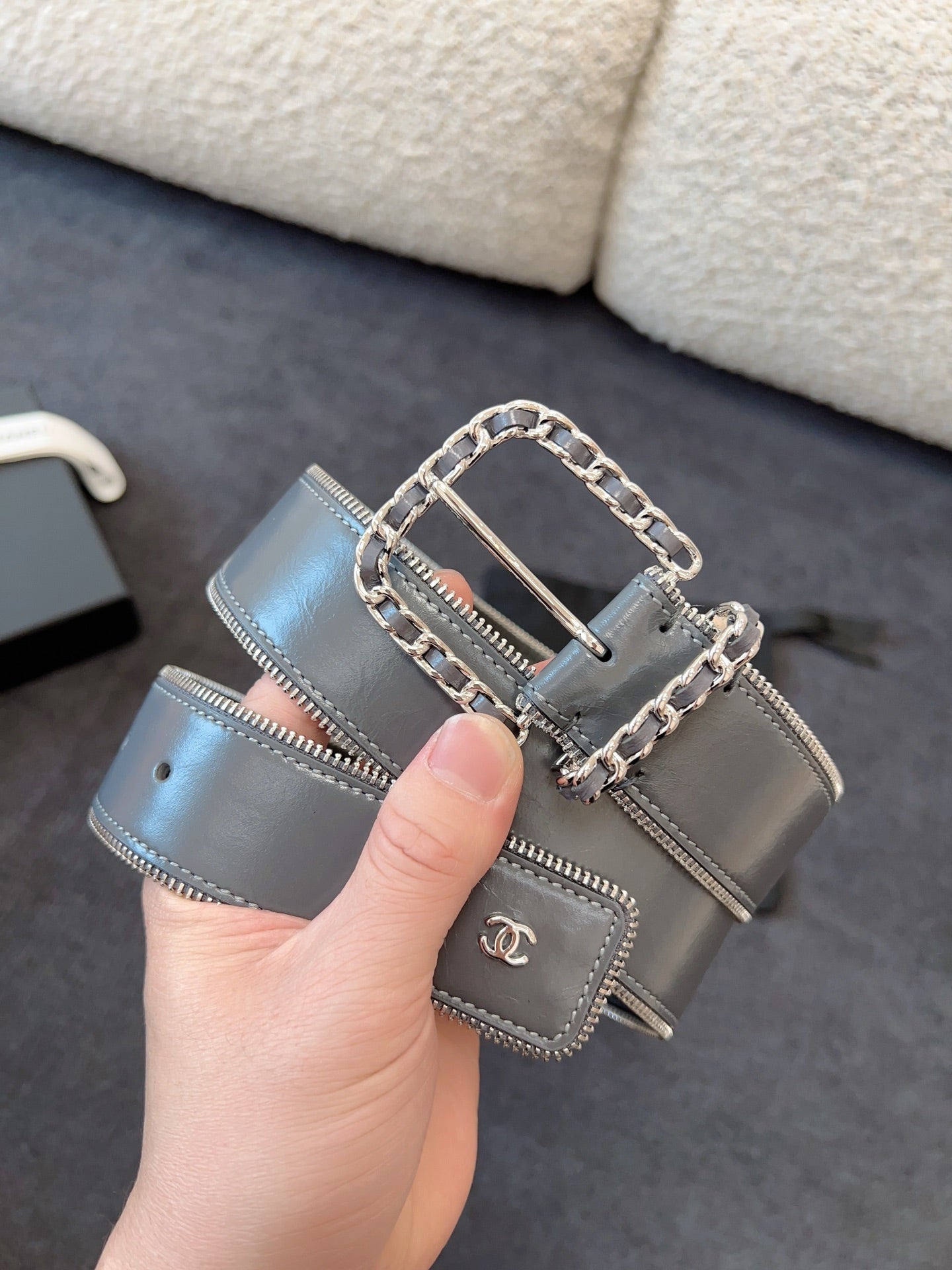 CHANEL BELT 40MM IN GRAY CALFSKIN WITH INTERWOVEN CHAIN BUCKLE ZIPPER IN TRIM SILVER HARDWARE
