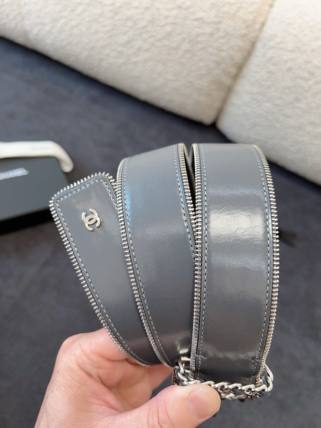 CHANEL BELT 40MM IN GRAY CALFSKIN WITH INTERWOVEN CHAIN BUCKLE ZIPPER IN TRIM SILVER HARDWARE