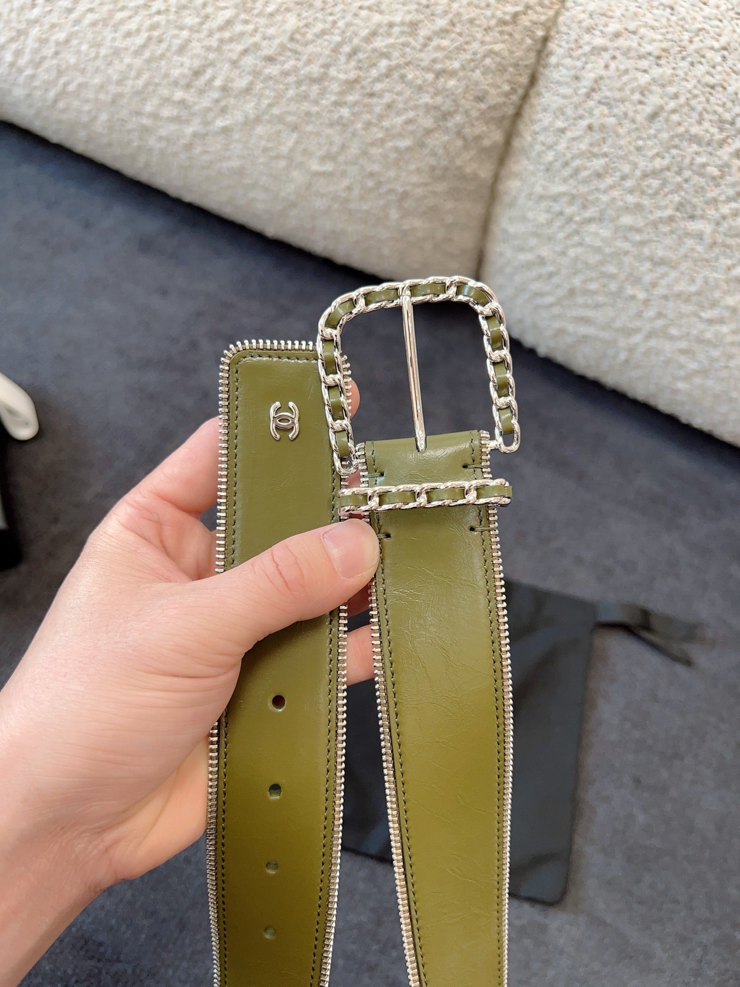 CHANEL BELT 40MM IN OLIVE GREEN CALFSKIN WITH INTERWOVEN CHAIN BUCKLE ZIPPER IN TRIM SILVER HARDWARE