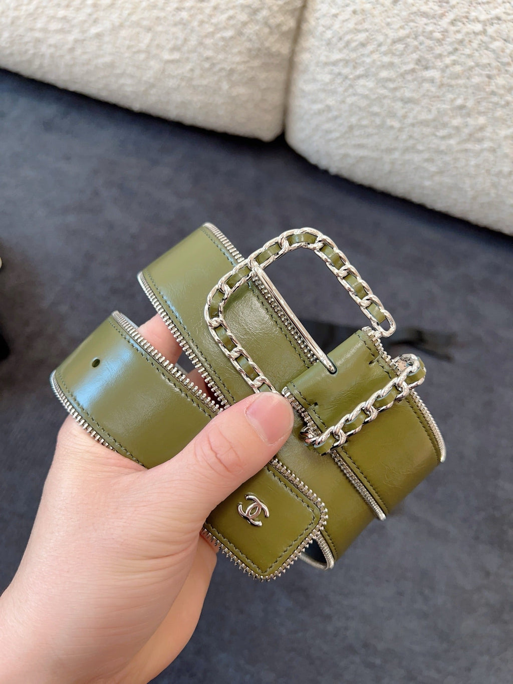 CHANEL BELT 40MM IN OLIVE GREEN CALFSKIN WITH INTERWOVEN CHAIN BUCKLE ZIPPER IN TRIM SILVER HARDWARE