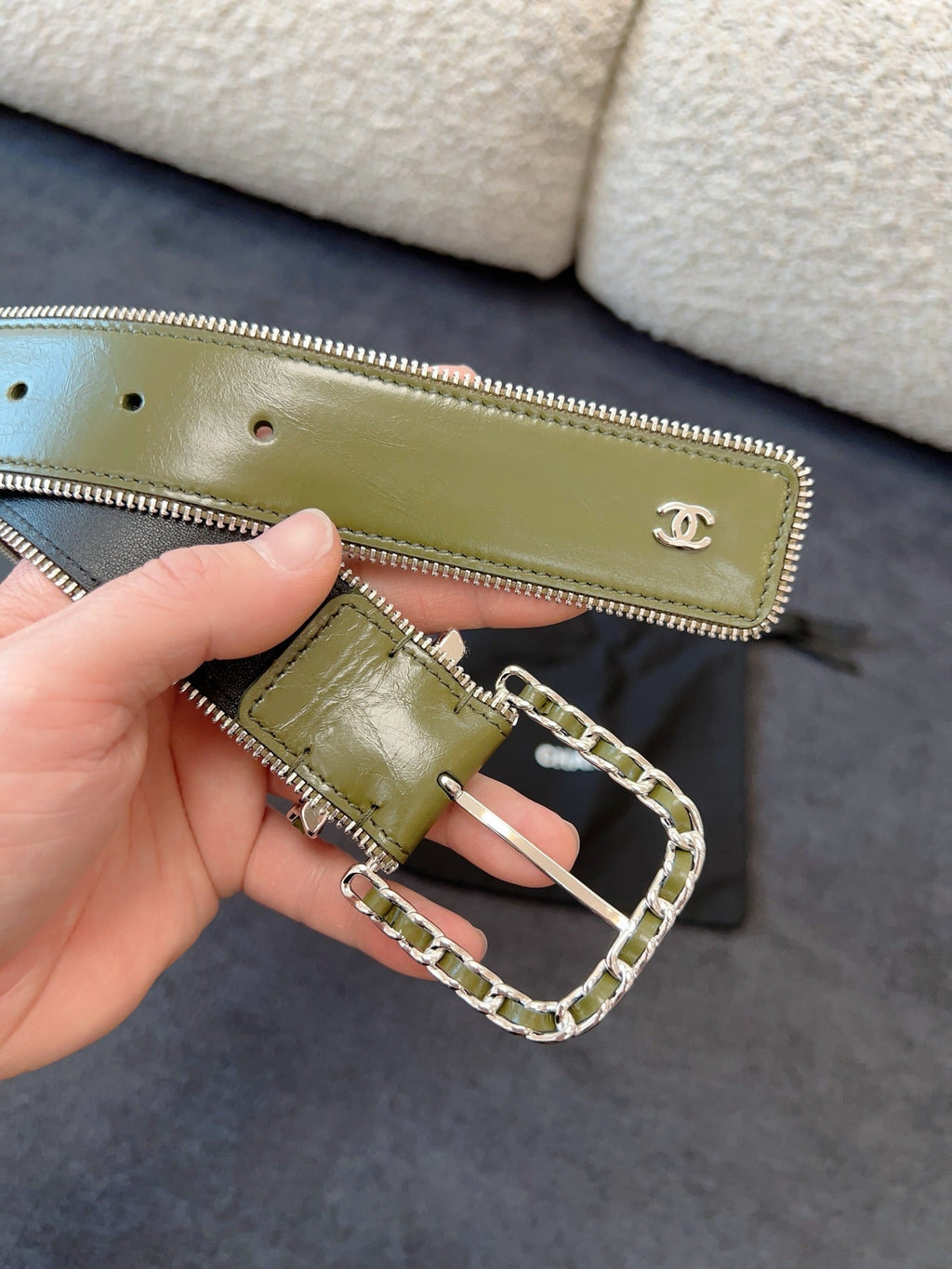 CHANEL BELT 40MM IN OLIVE GREEN CALFSKIN WITH INTERWOVEN CHAIN BUCKLE ZIPPER IN TRIM SILVER HARDWARE
