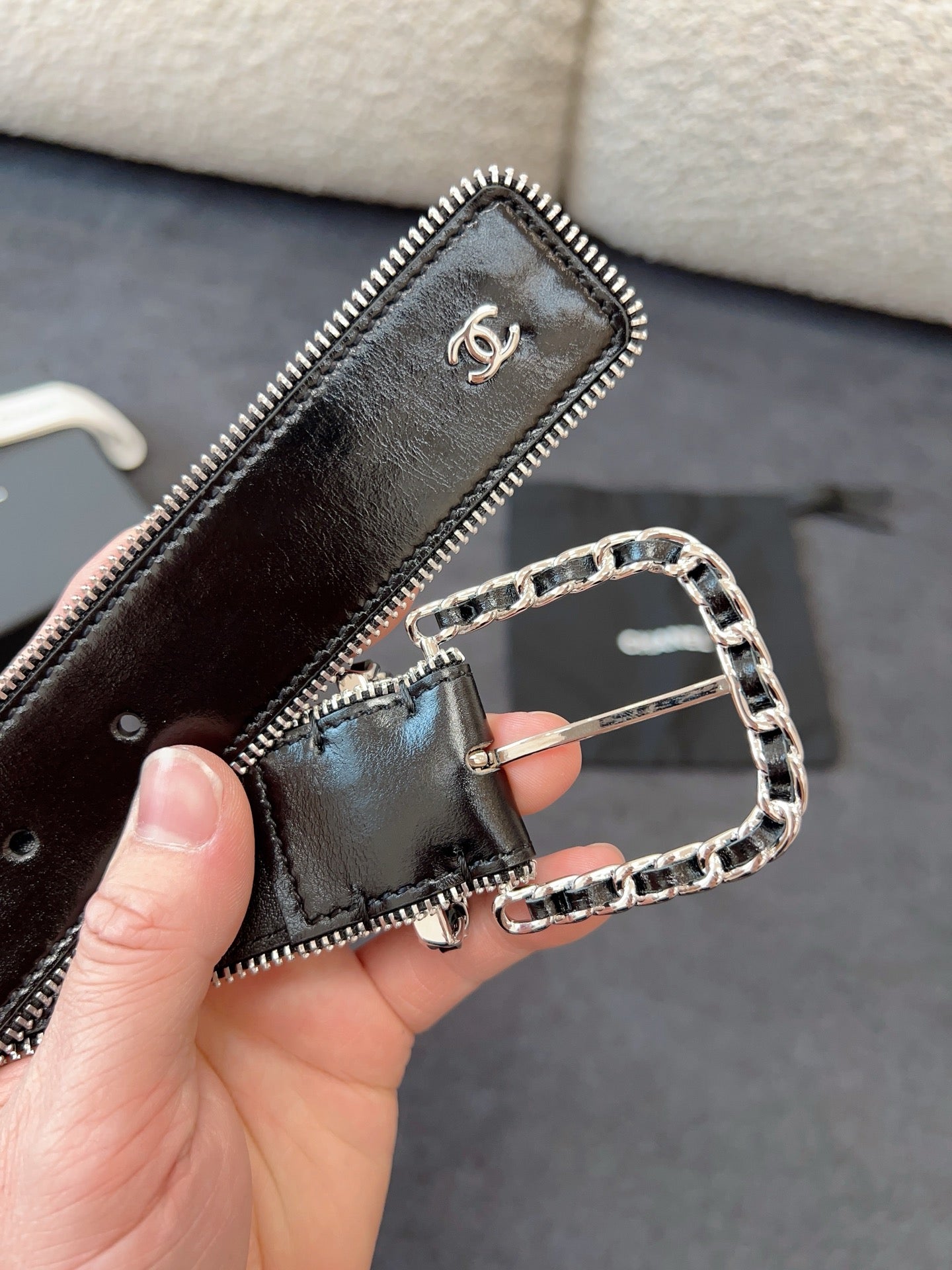 CHANEL BELT 40MM IN BLACK CALFSKIN WITH INTERWOVEN CHAIN BUCKLE ZIPPER IN TRIM SILVER HARDWARE