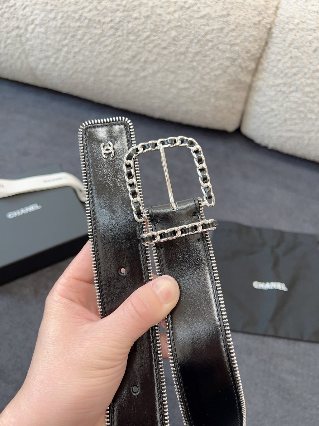 CHANEL BELT 40MM IN BLACK CALFSKIN WITH INTERWOVEN CHAIN BUCKLE ZIPPER IN TRIM SILVER HARDWARE