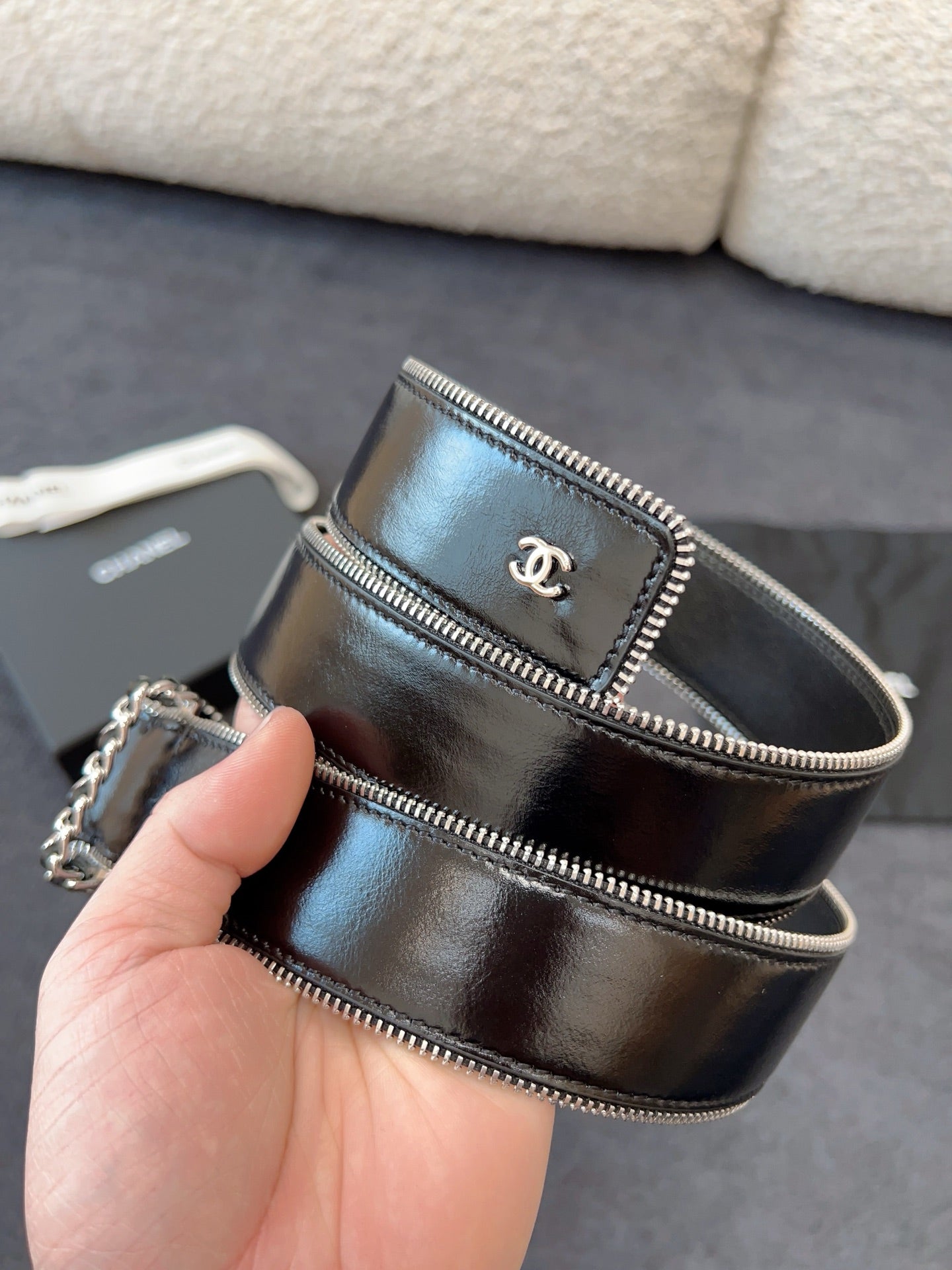 CHANEL BELT 40MM IN BLACK CALFSKIN WITH INTERWOVEN CHAIN BUCKLE ZIPPER IN TRIM SILVER HARDWARE