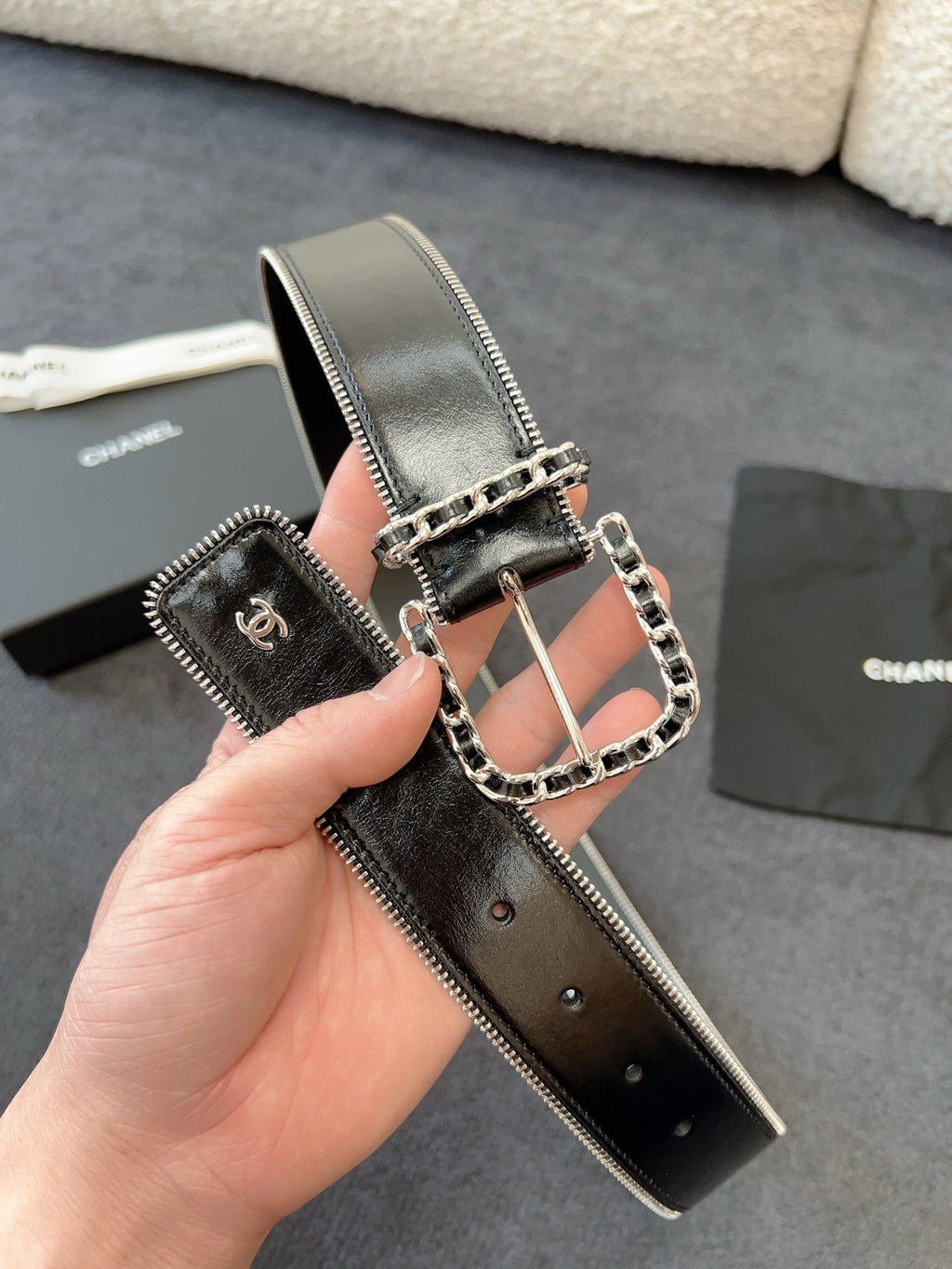 CHANEL BELT 40MM IN BLACK CALFSKIN WITH INTERWOVEN CHAIN BUCKLE ZIPPER IN TRIM SILVER HARDWARE